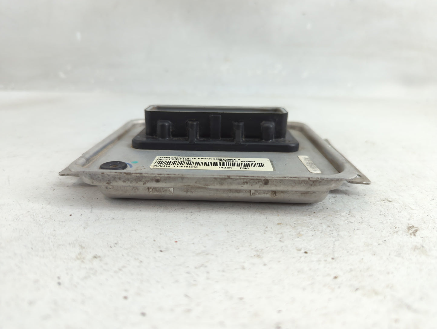 2002-2005 Dodge Ram 1500 Body Control Module Bcm Inner Cabin Fuse Box - Oemusedautoparts1.com