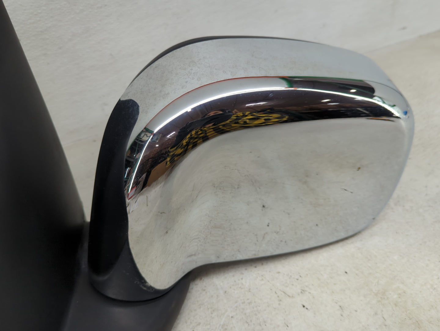 2002-2008 Dodge Ram 1500 Driver Side View Mirror - Left Door Mirror OEM Used - Oemusedautoparts1.com