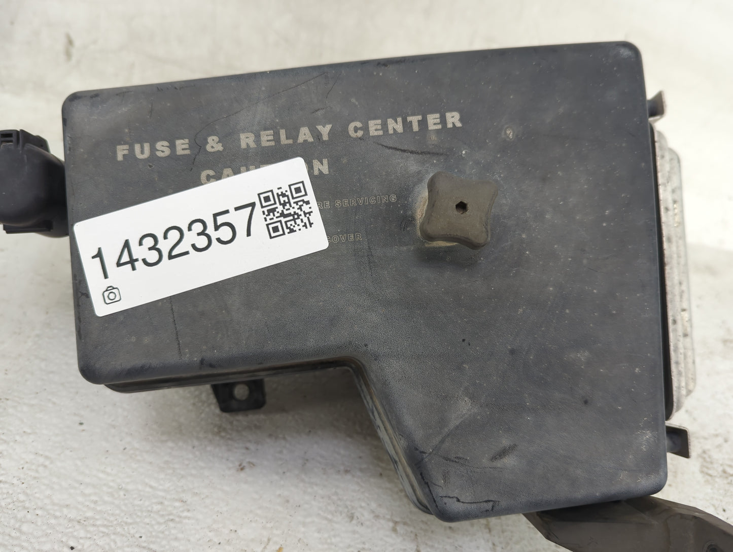 2002-2005 Dodge Ram 1500 Fusebox Fuse Box Panel Relay Module P/N:P65061039AD Fits Fits 2002 2003 2004 2005 OEM Used Auto Par