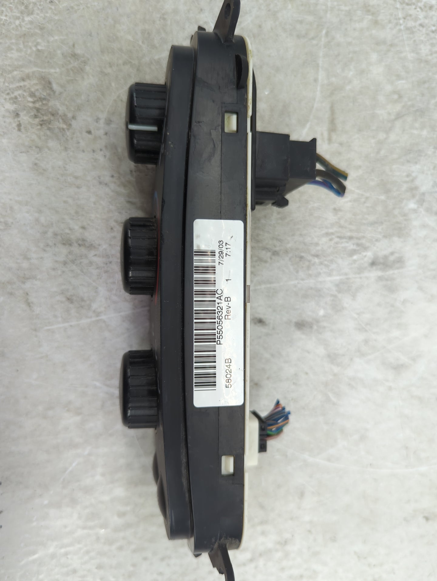 2004 Dodge Ram 1500 Climate Control Module Temperature AC/Heater Replacement P/N:P55056321AC Fits OEM Used Auto Parts - Oemu