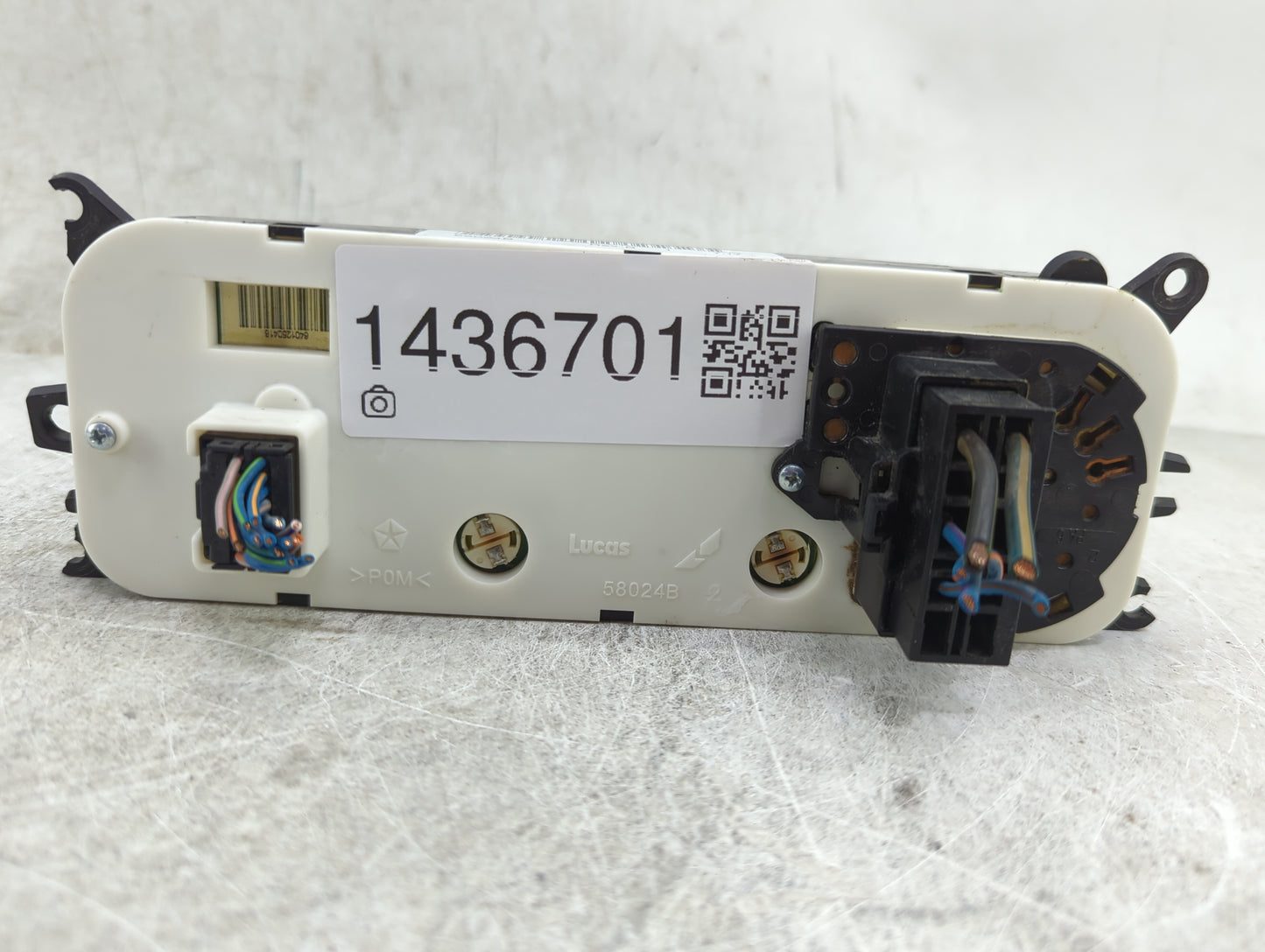 2004 Dodge Ram 1500 Climate Control Module Temperature AC/Heater Replacement P/N:P55056321AC Fits OEM Used Auto Parts - Oemu