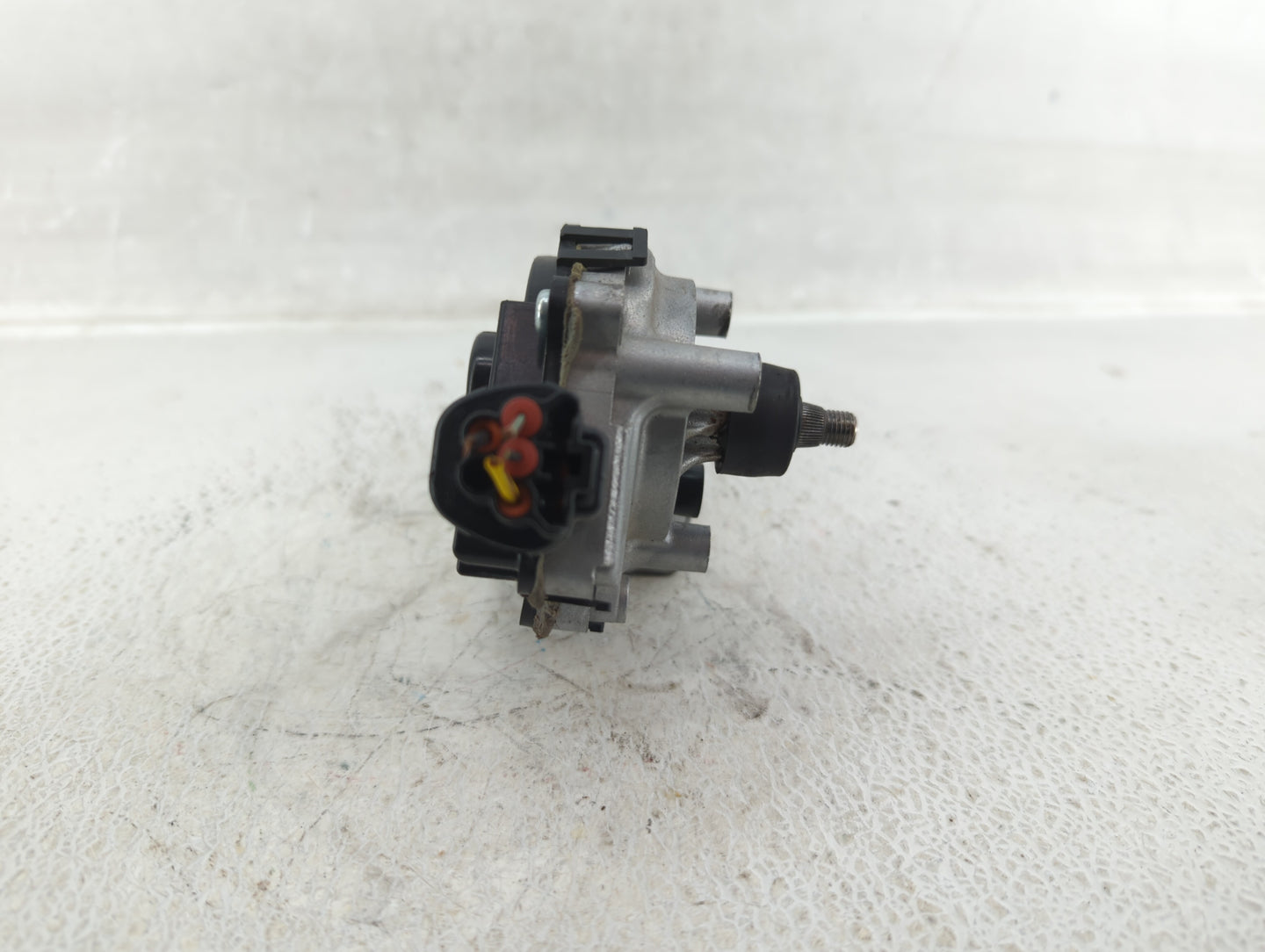 2004 Dodge Ram 1500 Front Windshield Wiper Motor P/N:AX159060-5870 22814854 Fits OEM Used Auto Parts - Oemusedautoparts1.com