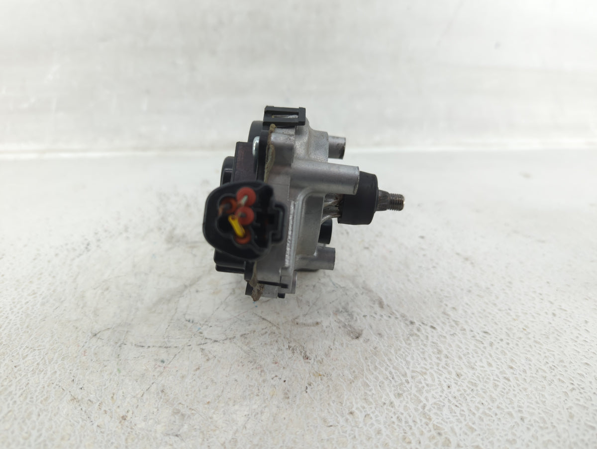 2004 Dodge Ram 1500 Front Windshield Wiper Motor P/N:AX159060-5870 22814854 Fits OEM Used Auto Parts - Oemusedautoparts1.com