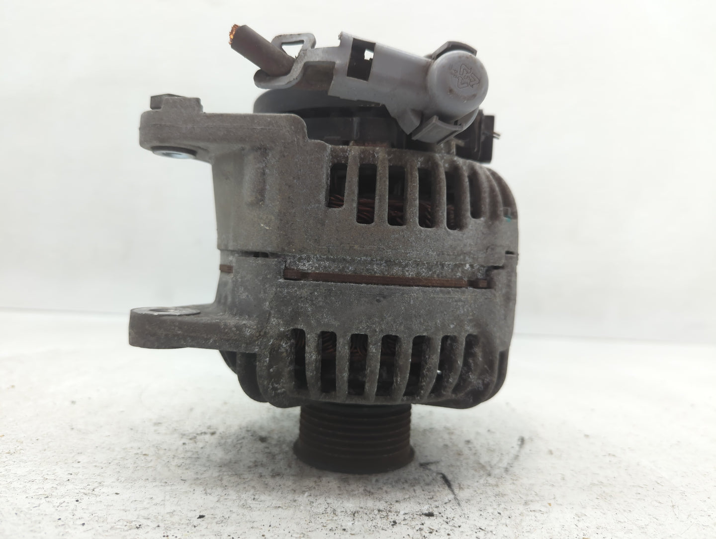 2003-2006 Dodge Ram 1500 Alternator Replacement Generator Charging Assembly Engine OEM P/N:0 124 525 006 Fits OEM Used Auto 