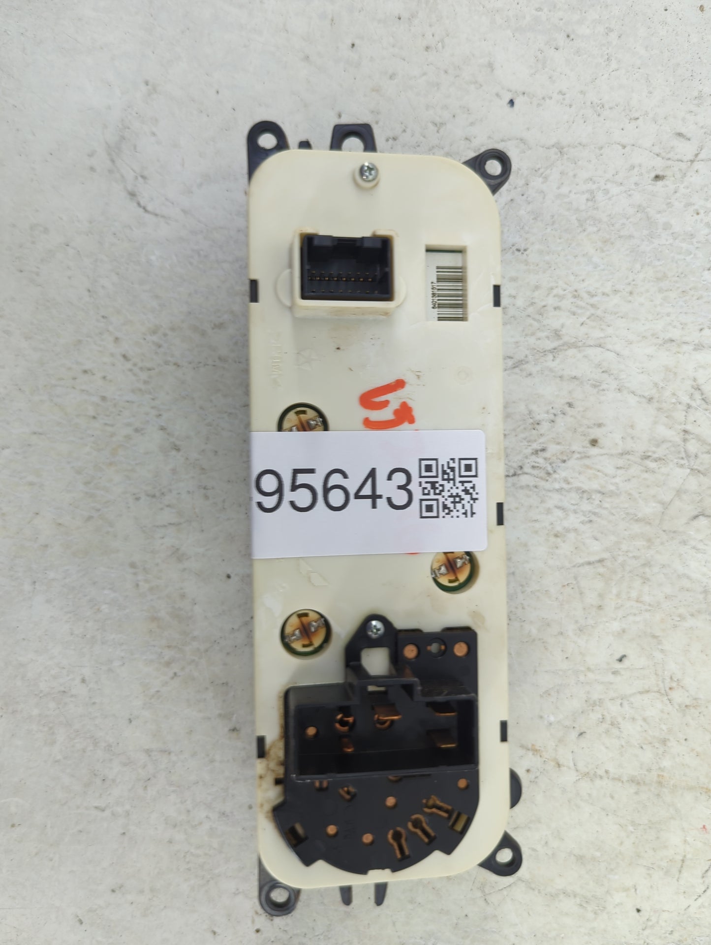2003-2005 Dodge Ram 2500 Climate Control Module Temperature AC/Heater Replacement P/N:P55056321AC Fits Fits 2003 2004 2005 O