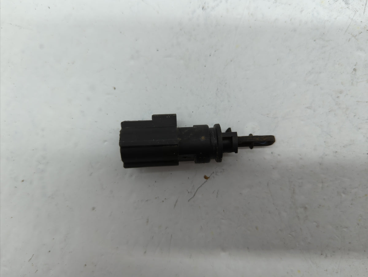 2004 Dodge Ram 2500 Mass Air Flow Meter Maf Sensor - Oemusedautoparts1.com