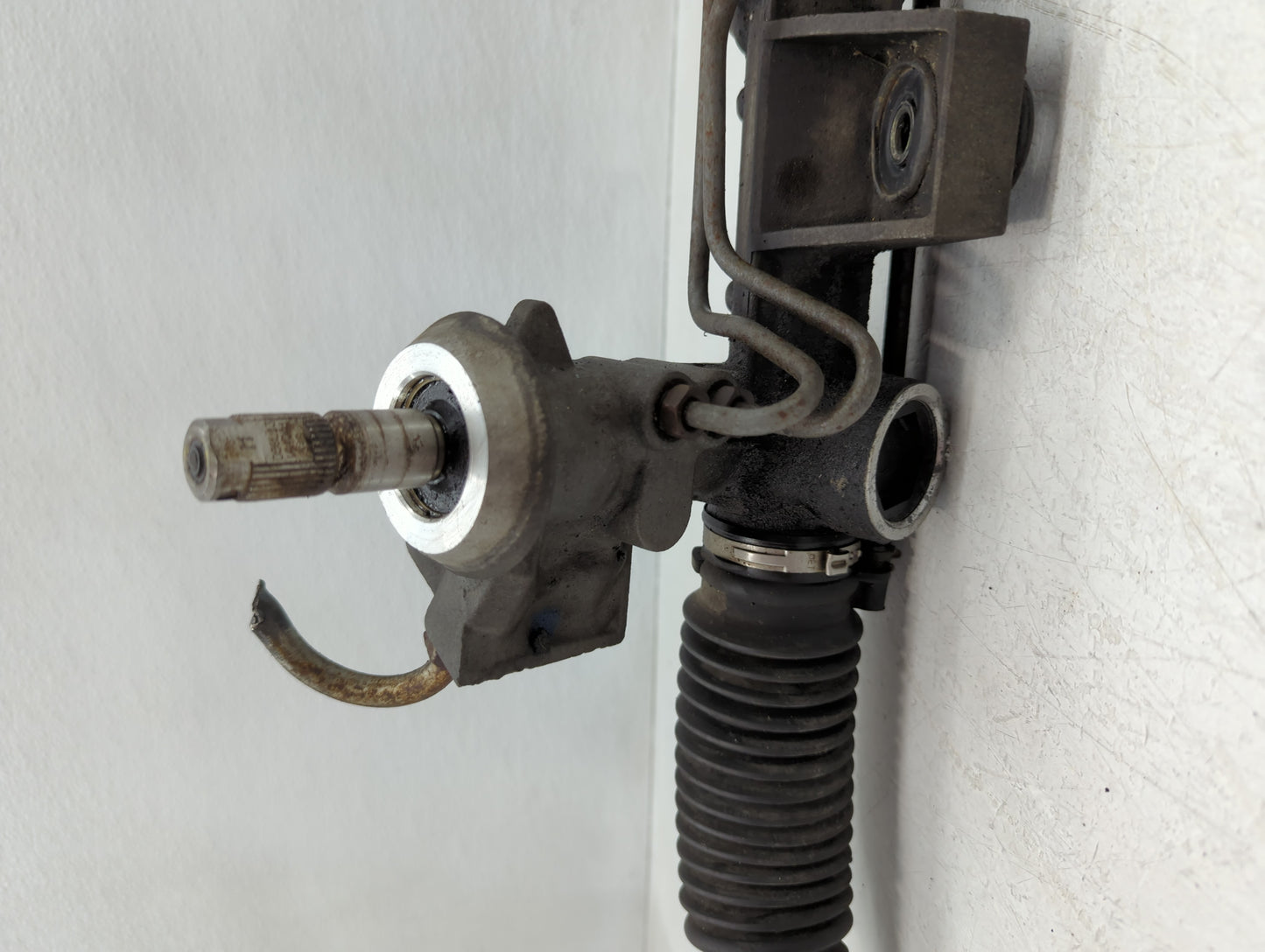 2001-2004 Dodge Stratus Rack and Pinion Steering Gear P/N:P04879419AF Fits Fits 2001 2002 2003 2004 OEM Used Auto Parts - Oe