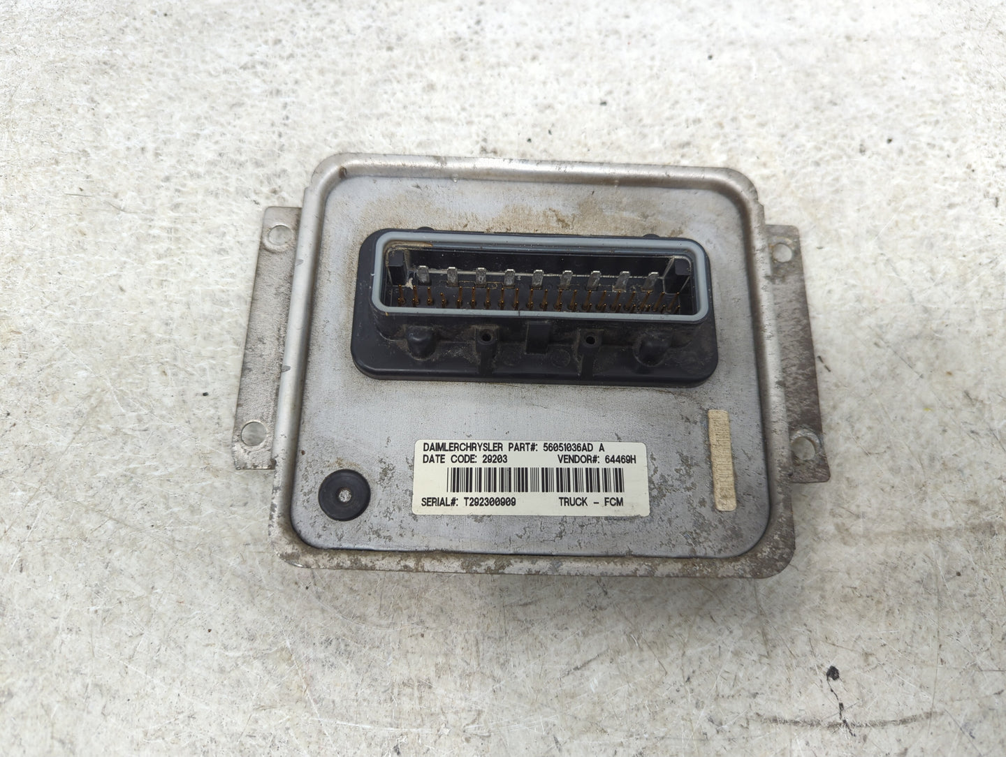 2002-2005 Dodge Ram 1500 Body Control Module Bcm Inner Cabin Fuse Box 1443195 - Oemusedautoparts1.com