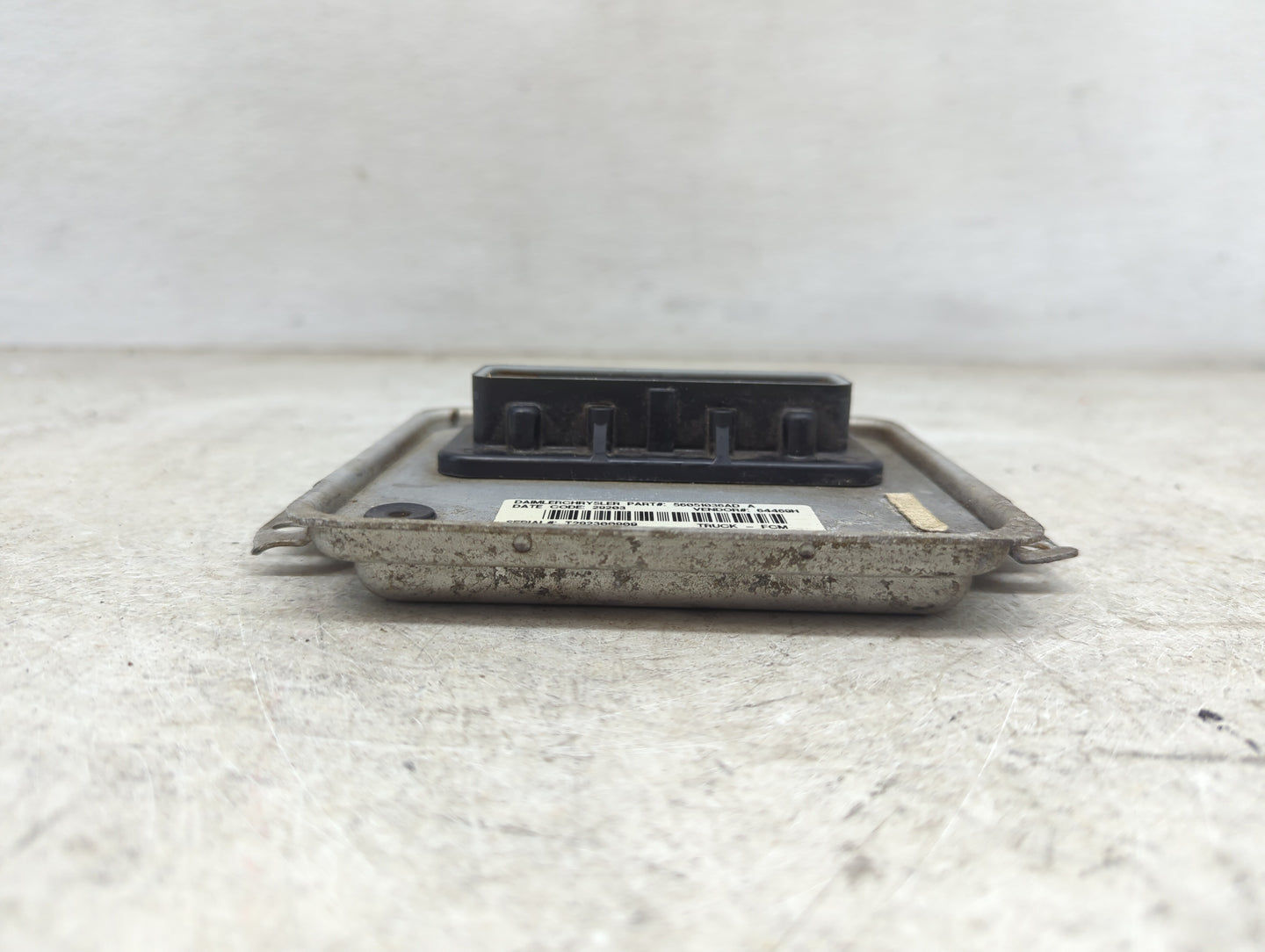 2002-2005 Dodge Ram 1500 Body Control Module Bcm Inner Cabin Fuse Box 1443195 - Oemusedautoparts1.com