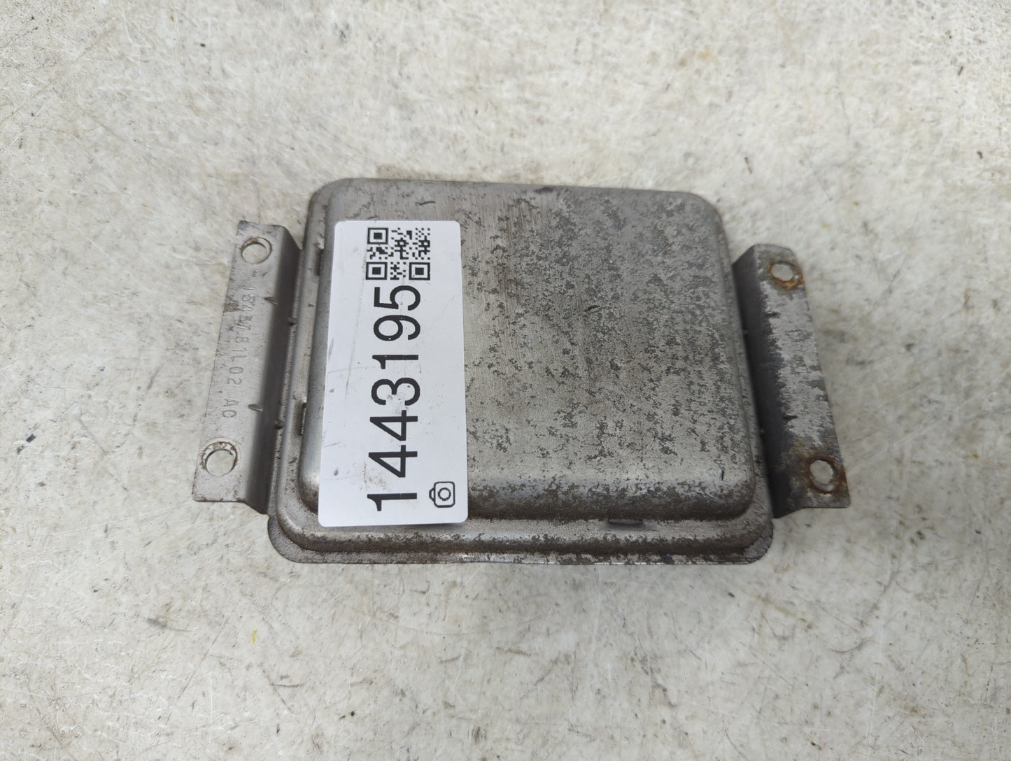 2002-2005 Dodge Ram 1500 Body Control Module Bcm Inner Cabin Fuse Box 1443195 - Oemusedautoparts1.com