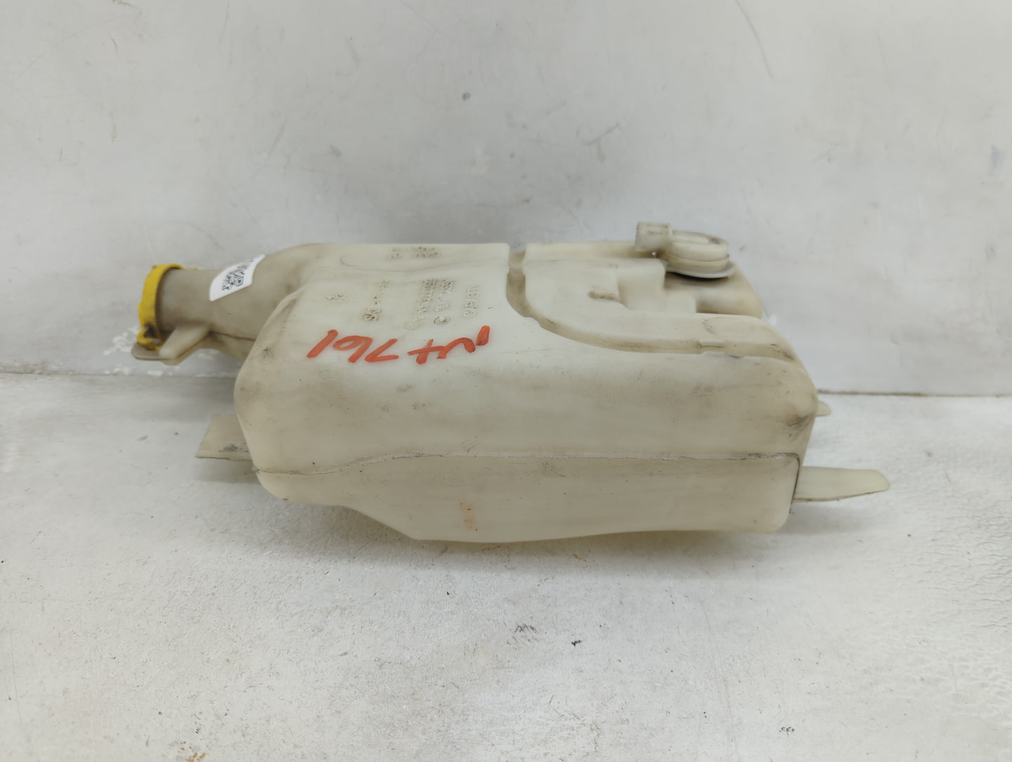 2004-2008 Dodge Ram 1500 Windshield Washer Fluid Reservoir Bottle Oem - Oemusedautoparts1.com