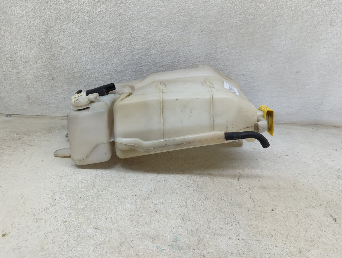 2004-2008 Dodge Ram 1500 Windshield Washer Fluid Reservoir Bottle Oem 1474080 - Oemusedautoparts1.com