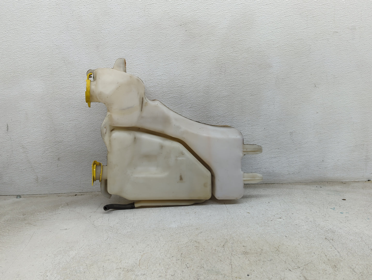 2004-2008 Dodge Ram 1500 Windshield Washer Fluid Reservoir Bottle Oem 1474080 - Oemusedautoparts1.com
