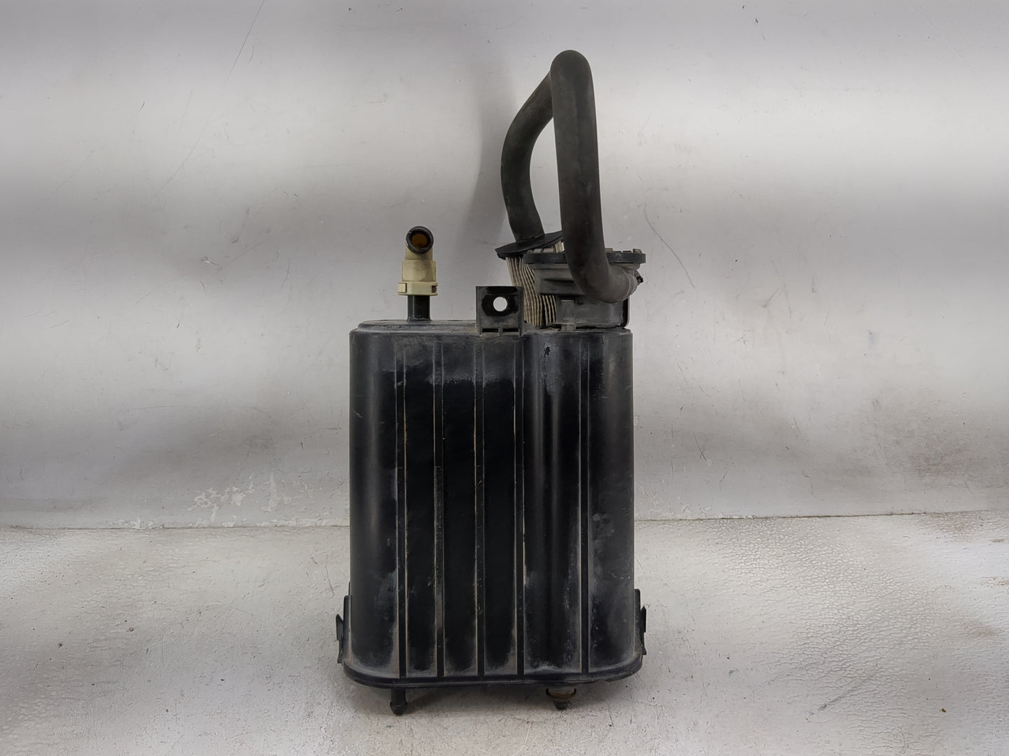 2004 Dodge Ram 1500 Fuel Vapor Charcoal Canister - Oemusedautoparts1.com