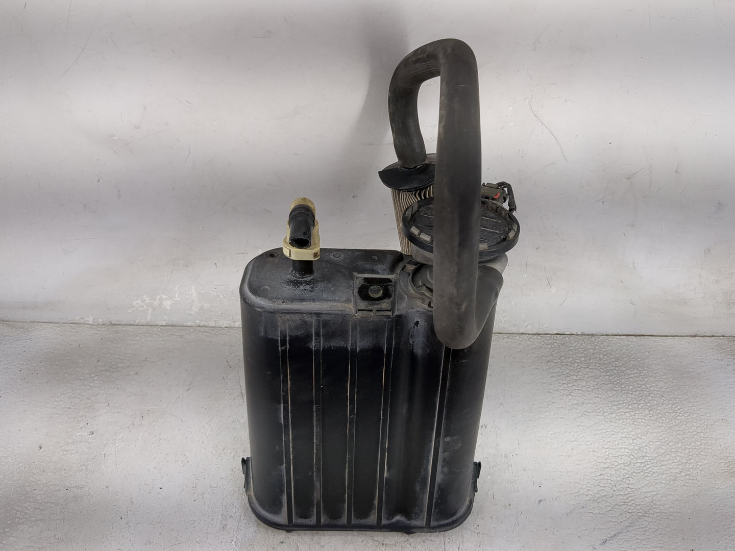 2004 Dodge Ram 1500 Fuel Vapor Charcoal Canister - Oemusedautoparts1.com
