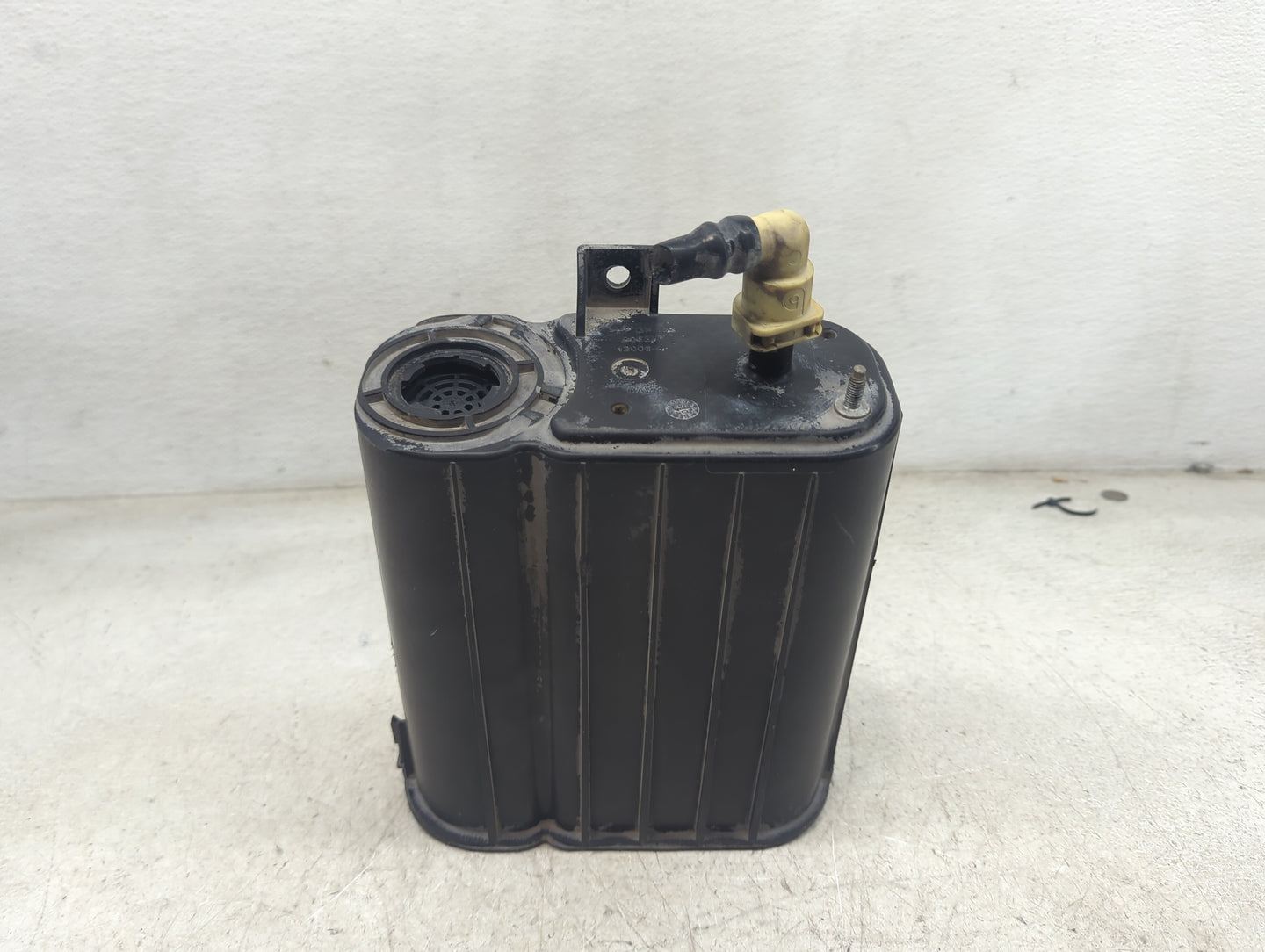 2004 Dodge Ram 1500 Fuel Vapor Charcoal Canister 1479470 - Oemusedautoparts1.com