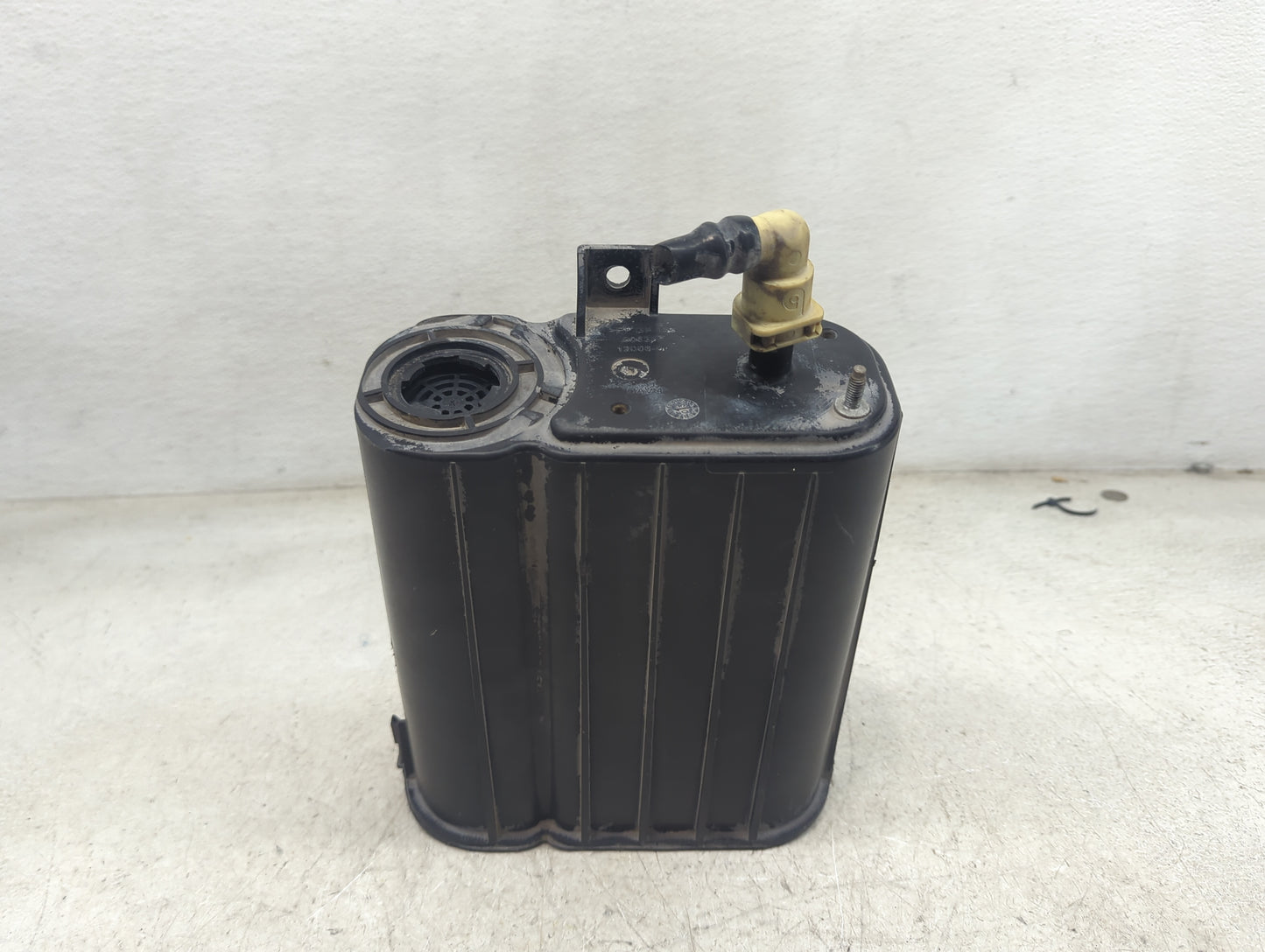 2004 Dodge Ram 1500 Fuel Vapor Charcoal Canister 1479470 - Oemusedautoparts1.com