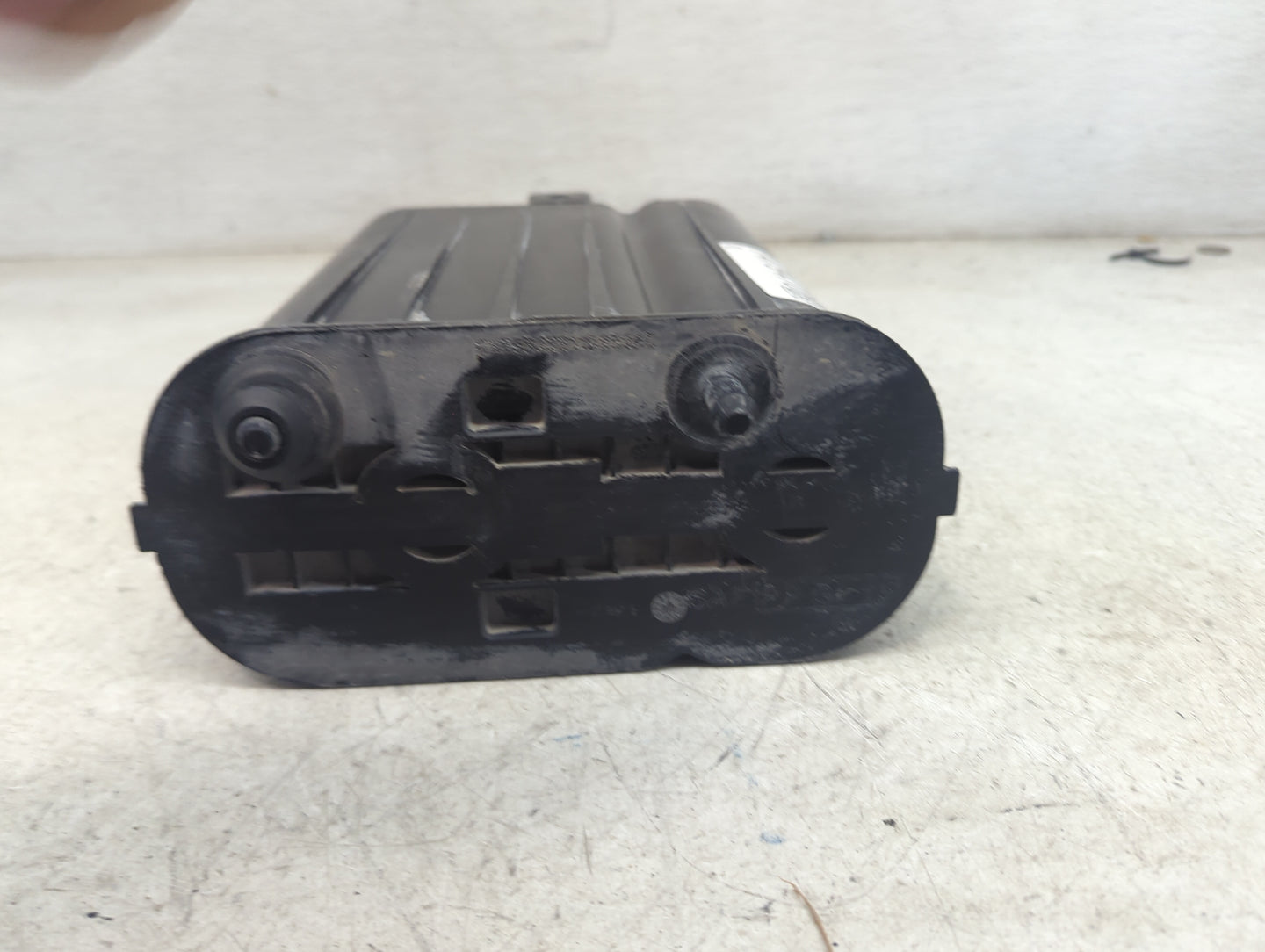 2004 Dodge Ram 1500 Fuel Vapor Charcoal Canister 1479470 - Oemusedautoparts1.com