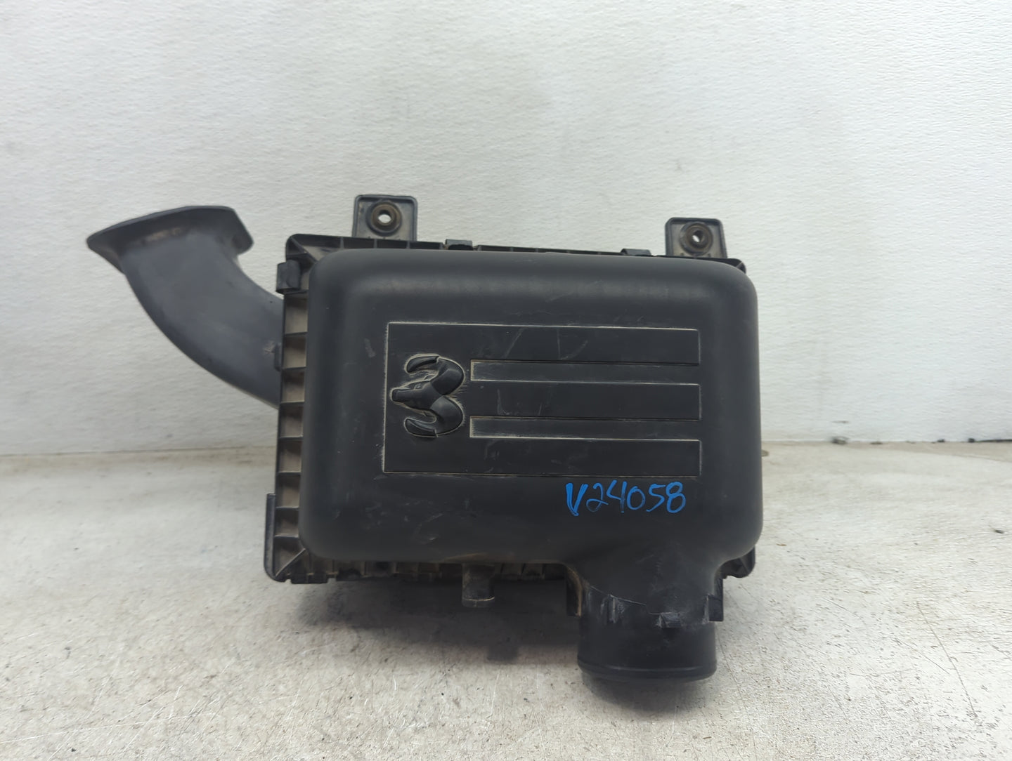 2002-2003 Dodge Ram 1500 Air Cleaner Intake-duct Hose Tube 1481097 - Oemusedautoparts1.com