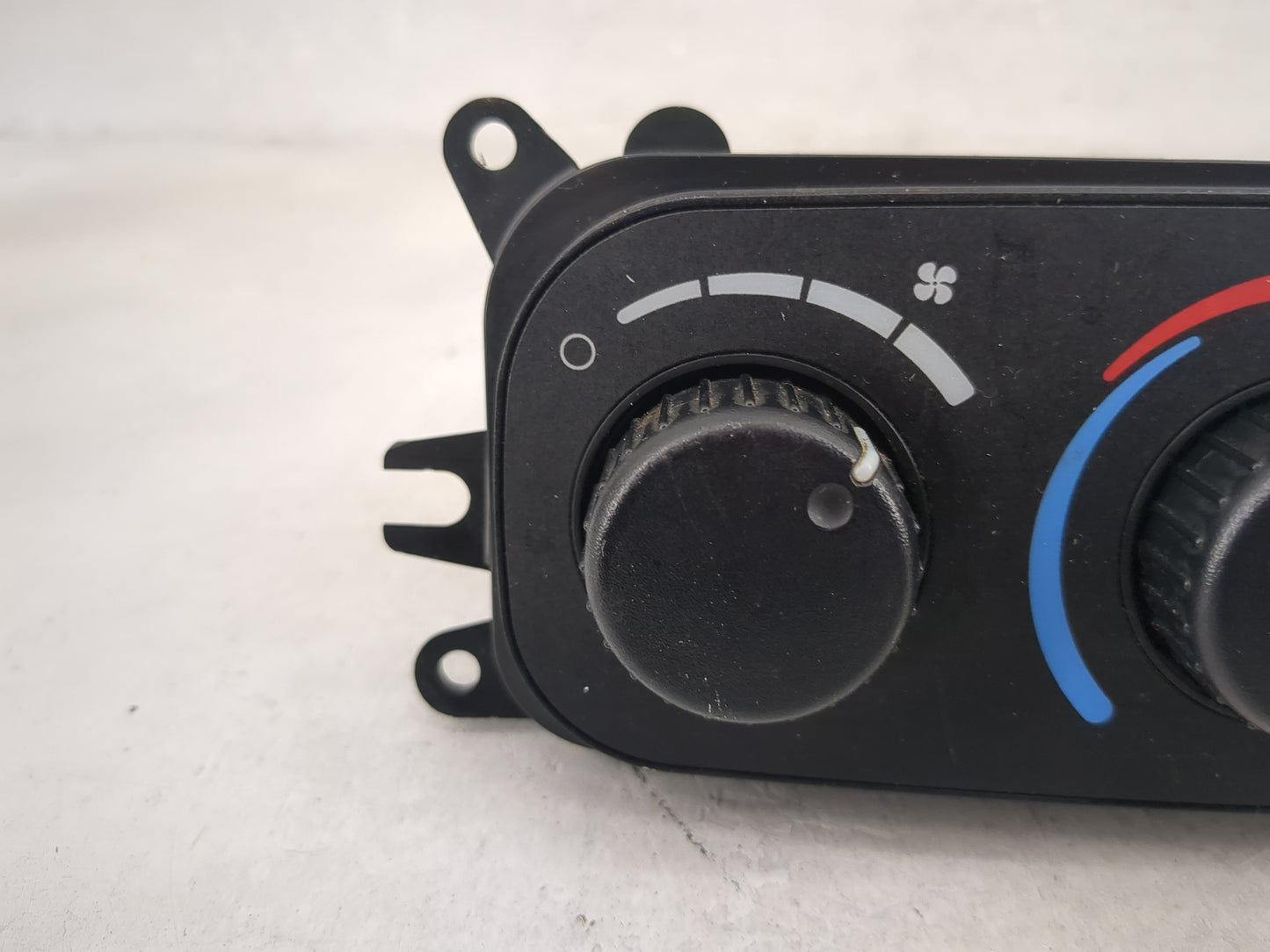 2003-2005 Dodge Ram 1500 Climate Control Module Temperature AC/Heater Replacement P/N:P55056321AC 55056321AC Fits OEM Used A