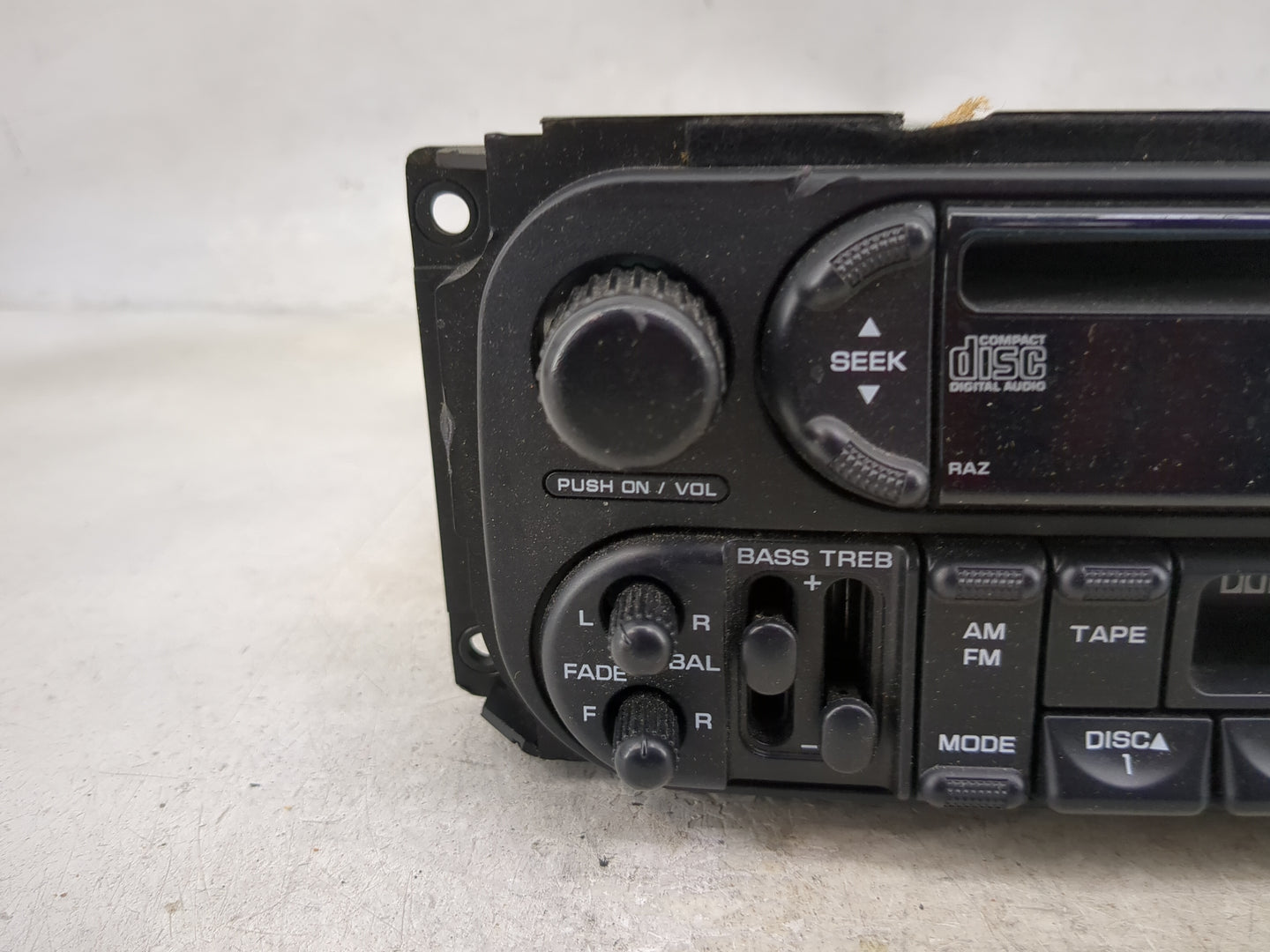 2002-2005 Dodge Ram 1500 Radio AM FM Cd Player Receiver Replacement P/N:P56038555AK RY-2202 Fits OEM Used Auto Parts - Oemus