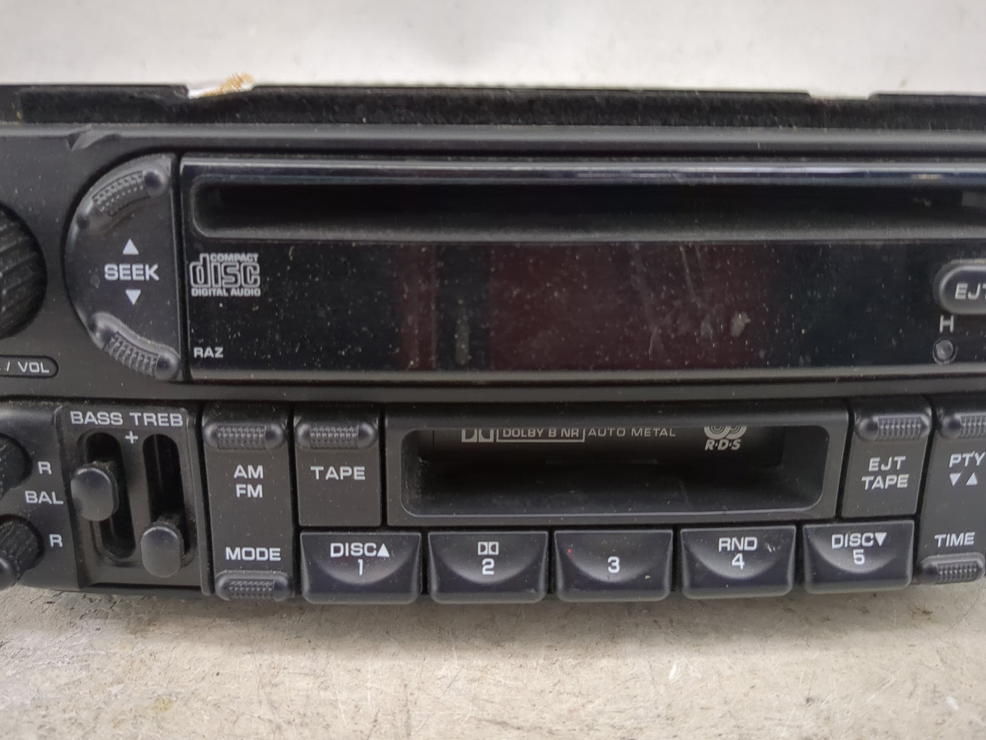 2002-2005 Dodge Ram 1500 Radio AM FM Cd Player Receiver Replacement P/N:P56038555AK RY-2202 Fits OEM Used Auto Parts - Oemus
