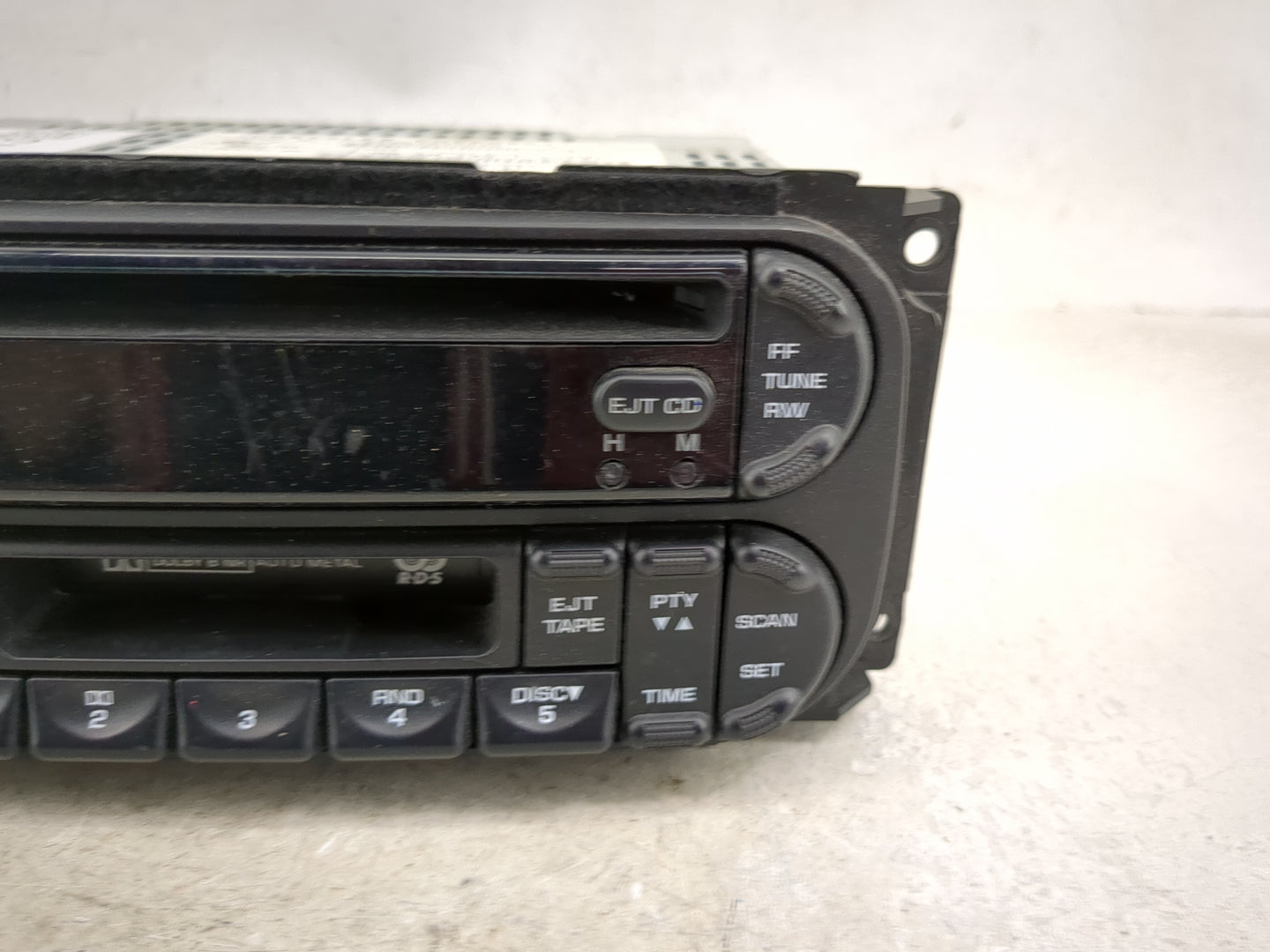 2002-2005 Dodge Ram 1500 Radio AM FM Cd Player Receiver Replacement P/N:P56038555AK RY-2202 Fits OEM Used Auto Parts - Oemus