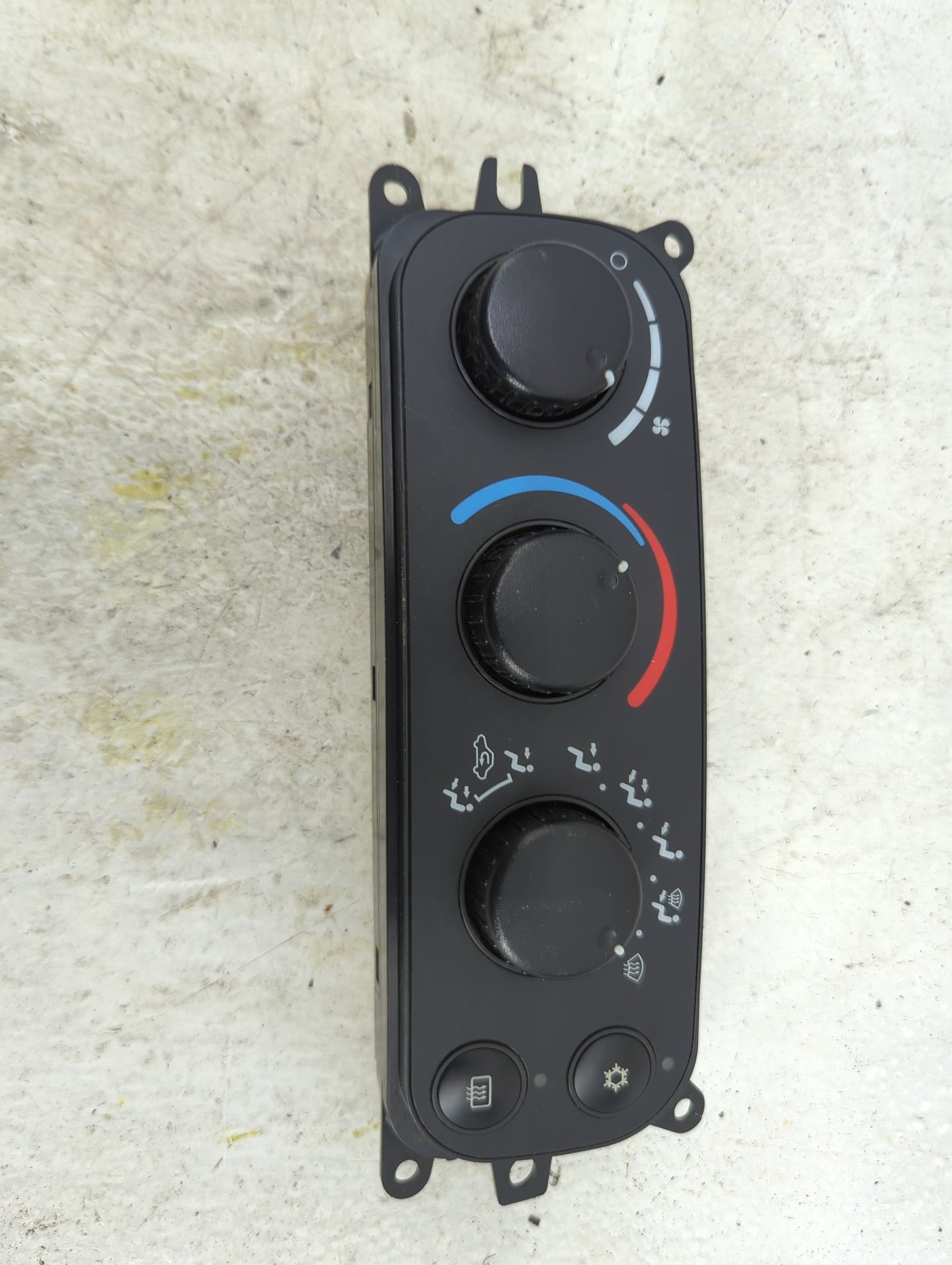 2003-2005 Dodge Ram 1500 Climate Control Module Temperature AC/Heater Replacement P/N:P55056321AC Fits Fits 2003 2004 2005 O