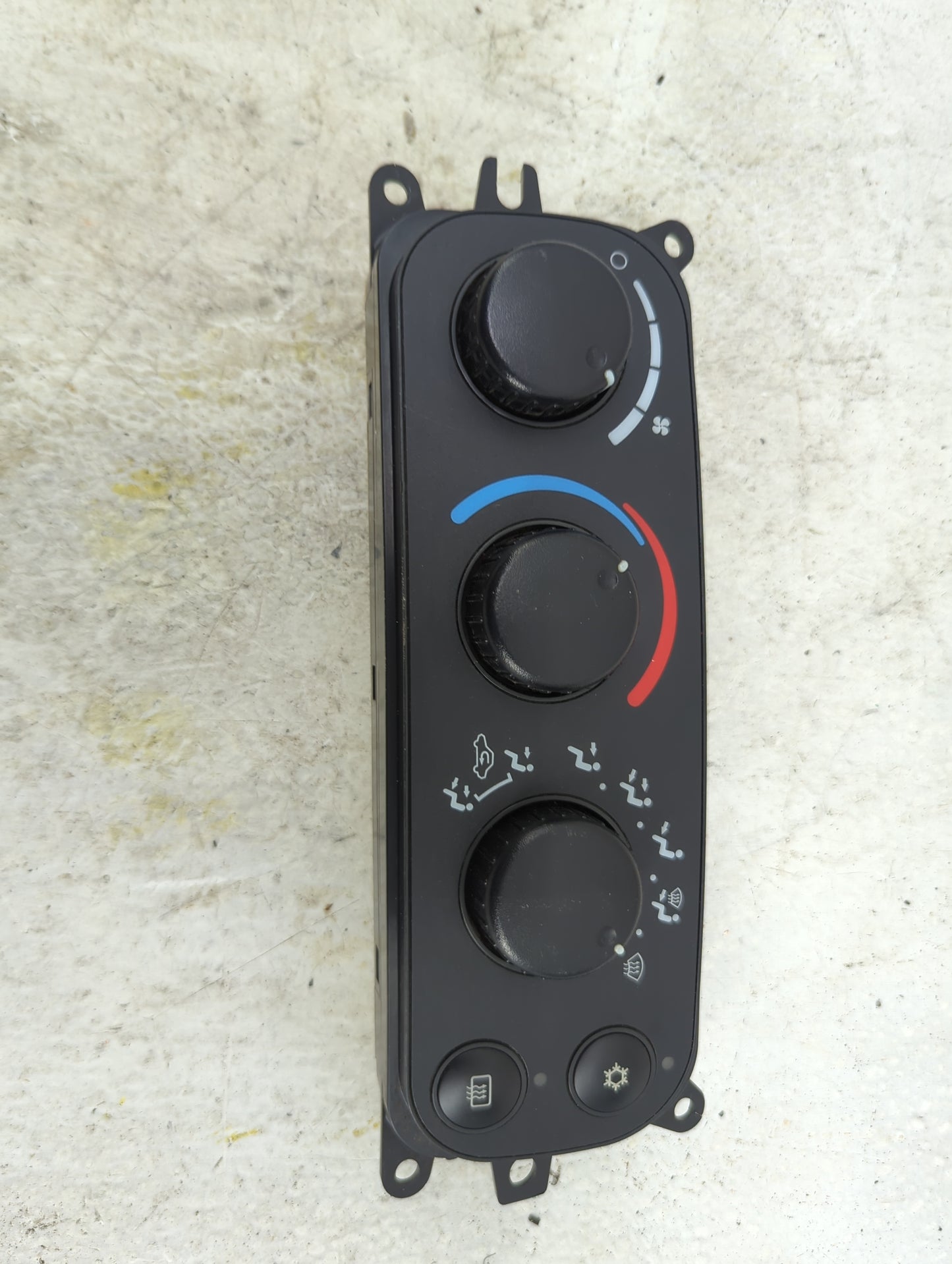2003-2005 Dodge Ram 1500 Climate Control Module Temperature AC/Heater Replacement P/N:P55056321AC Fits Fits 2003 2004 2005 O