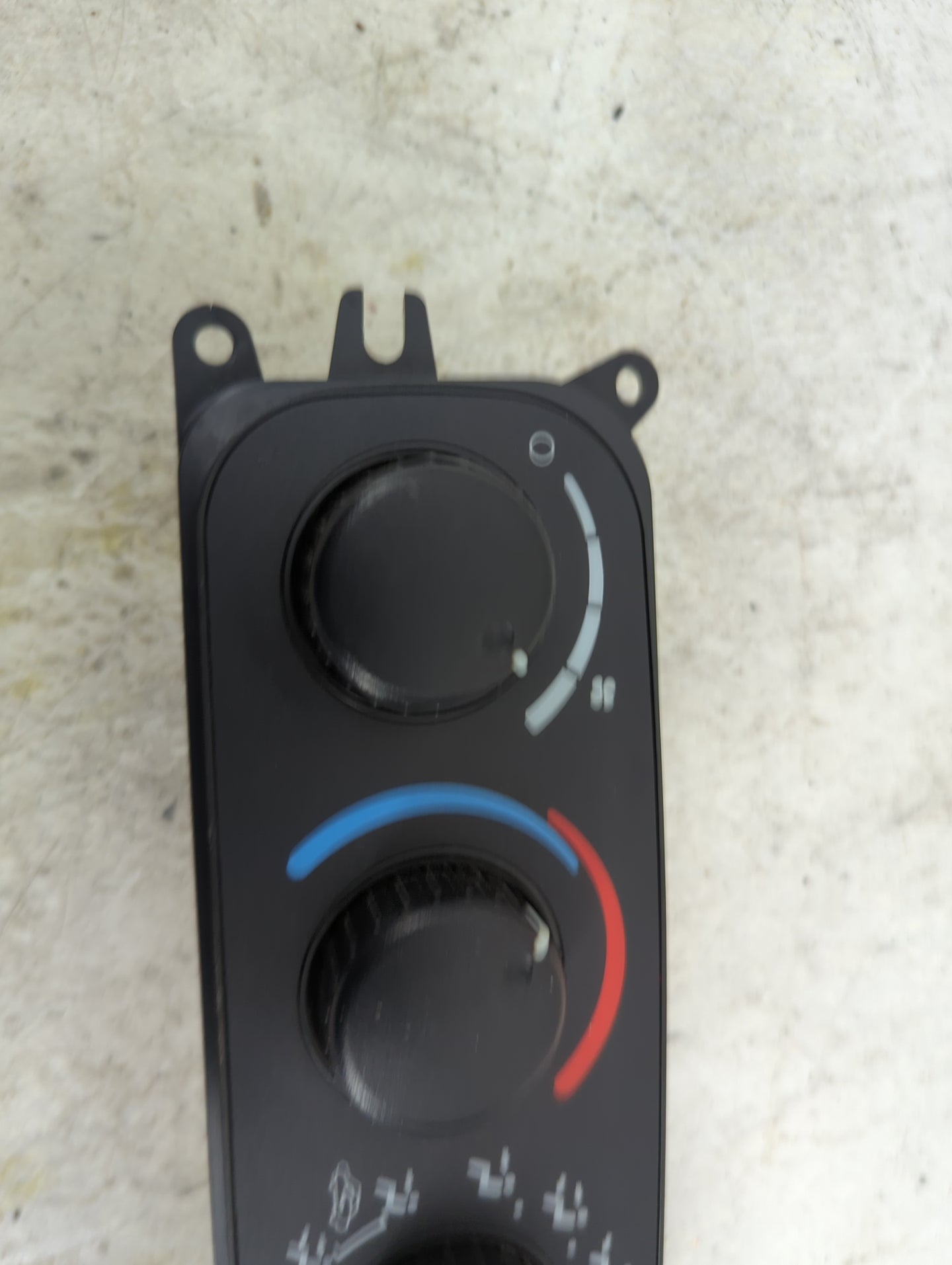 2003-2005 Dodge Ram 1500 Climate Control Module Temperature AC/Heater Replacement P/N:P55056321AC Fits Fits 2003 2004 2005 O