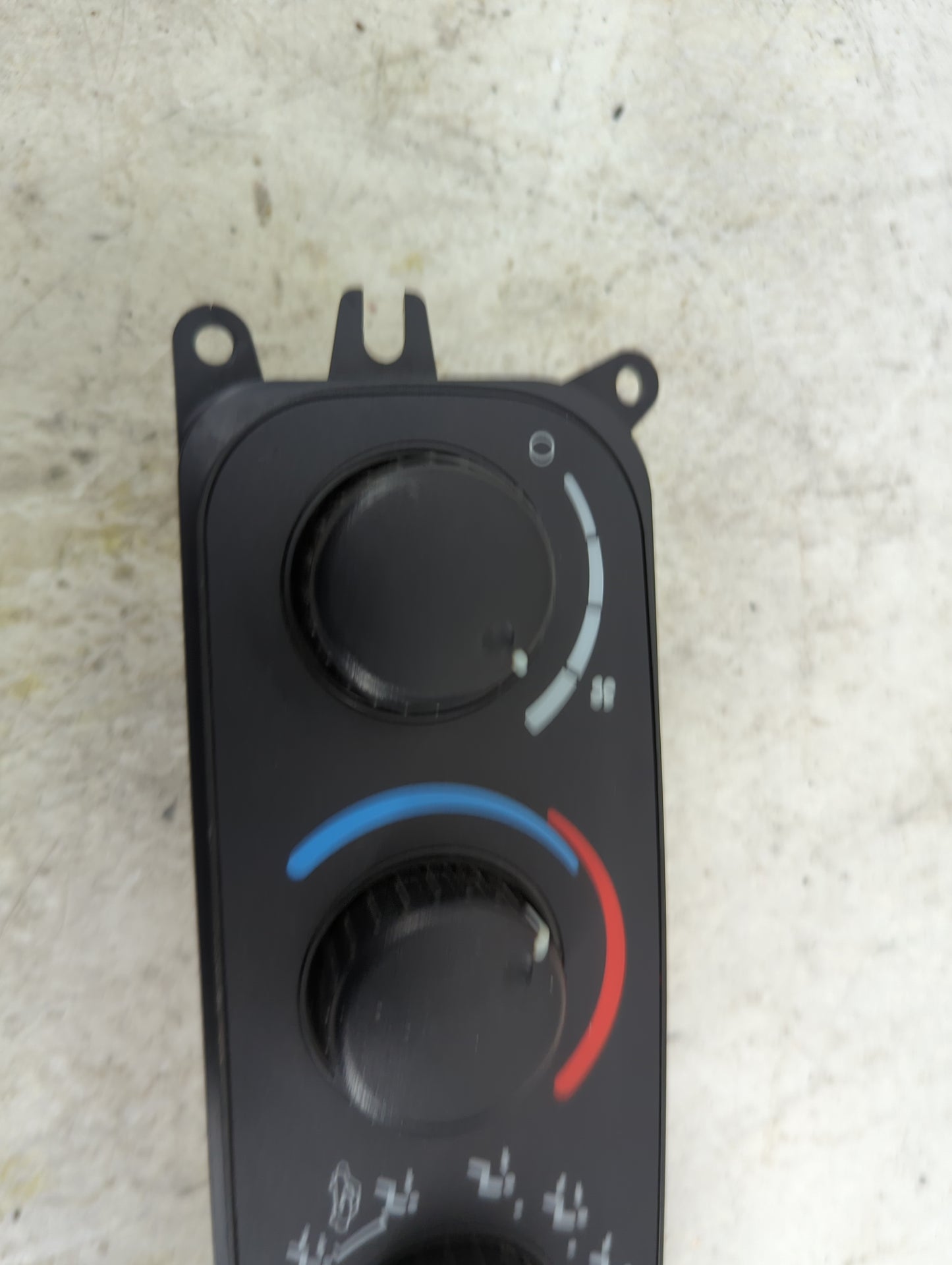 2003-2005 Dodge Ram 1500 Climate Control Module Temperature AC/Heater Replacement P/N:P55056321AC Fits Fits 2003 2004 2005 O