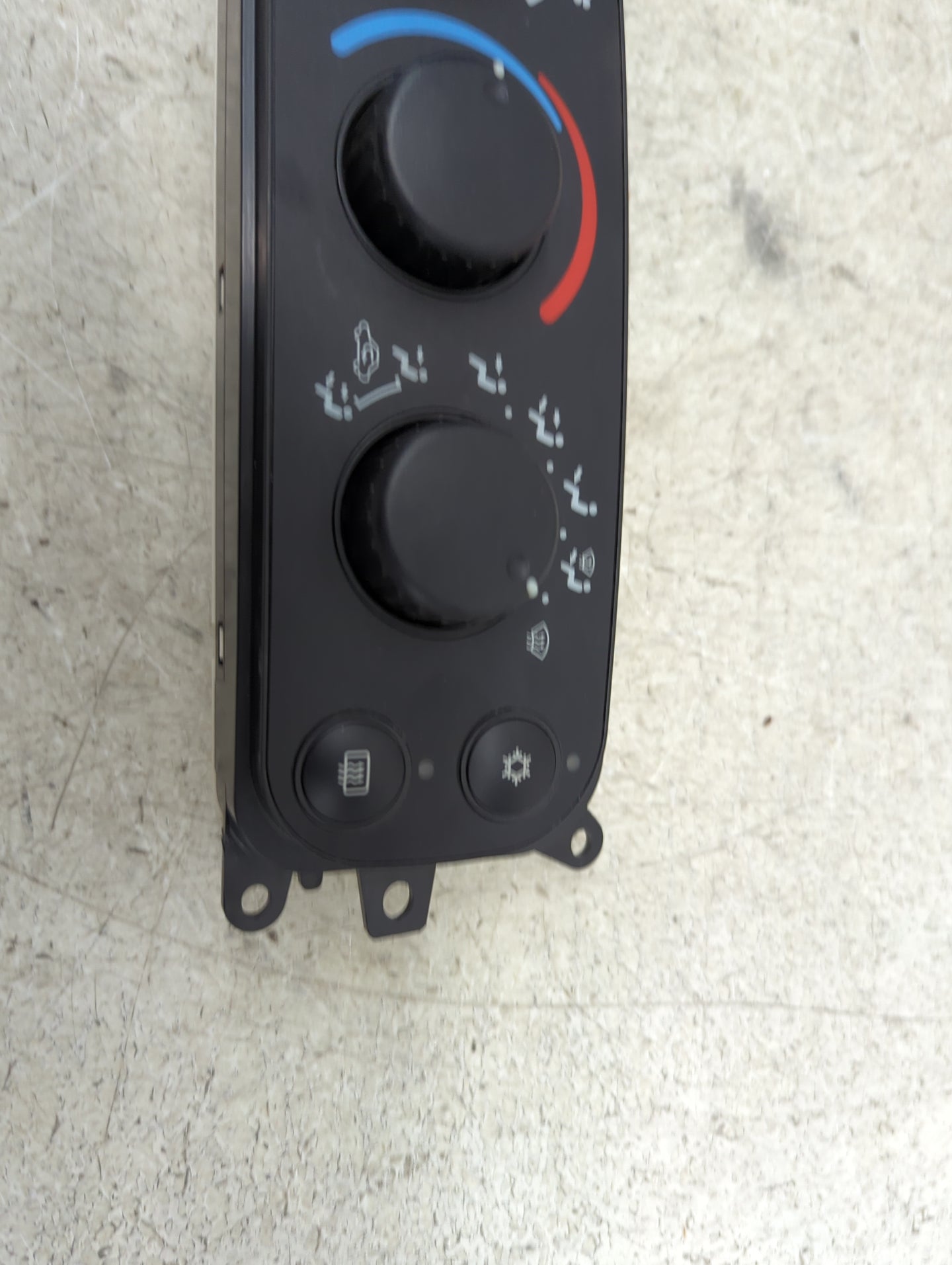 2003-2005 Dodge Ram 1500 Climate Control Module Temperature AC/Heater Replacement P/N:P55056321AC Fits Fits 2003 2004 2005 O