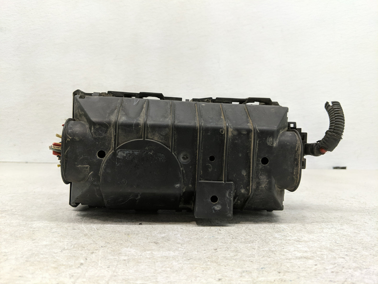 2003-2005 Ford Crown Victoria Fusebox Fuse Box Panel Relay Module P/N:3W1T-14536-A Fits Fits 2003 2004 2005 OEM Used Auto Pa