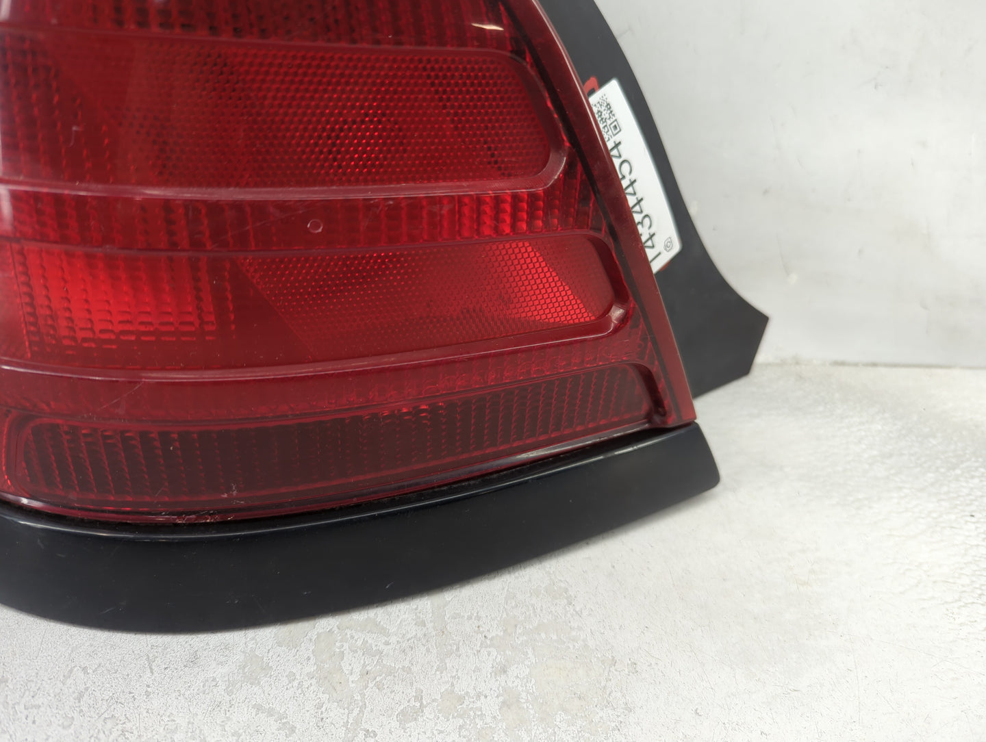 2000-2011 Ford Crown Victoria Tail Light Assembly Driver Left OEM Fits OEM Used Auto Parts - Oemusedautoparts1.com