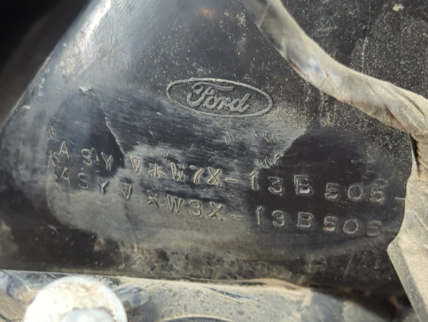 2000-2011 Ford Crown Victoria Tail Light Assembly Driver Left OEM Fits OEM Used Auto Parts - Oemusedautoparts1.com