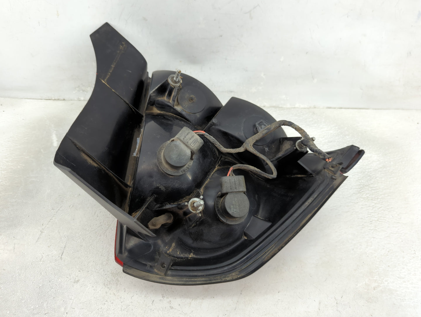 2000-2011 Ford Crown Victoria Tail Light Assembly Passenger Right OEM Fits OEM Used Auto Parts - Oemusedautoparts1.com