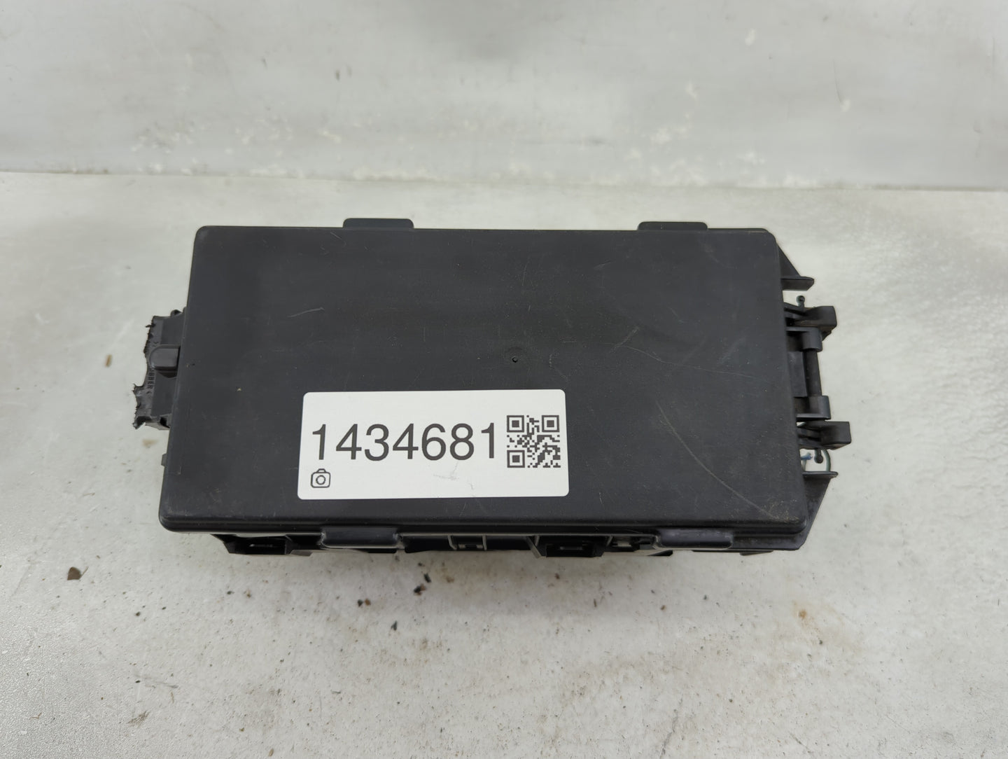 2003-2005 Ford Crown Victoria Fusebox Fuse Box Panel Relay Module P/N:XL34-14A003-AC 3W1T-14536-A Fits Fits 2003 2004 2005 O