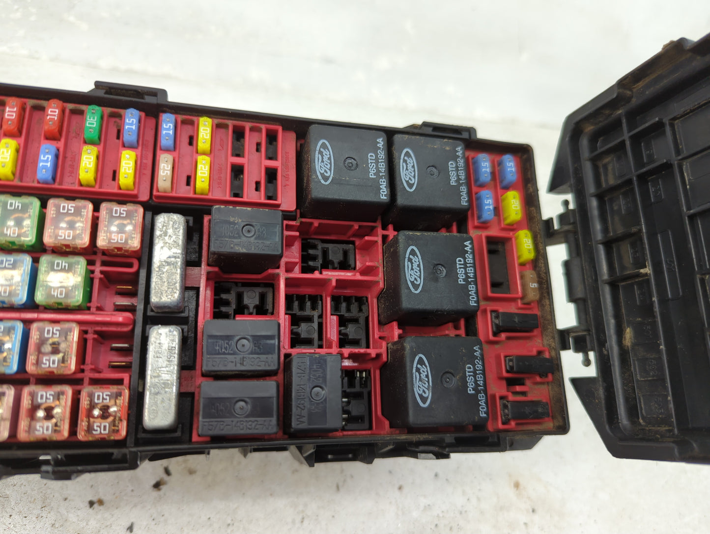 2003-2005 Ford Crown Victoria Fusebox Fuse Box Panel Relay Module P/N:XL34-14A003-AC 3W1T-14536-A Fits Fits 2003 2004 2005 O