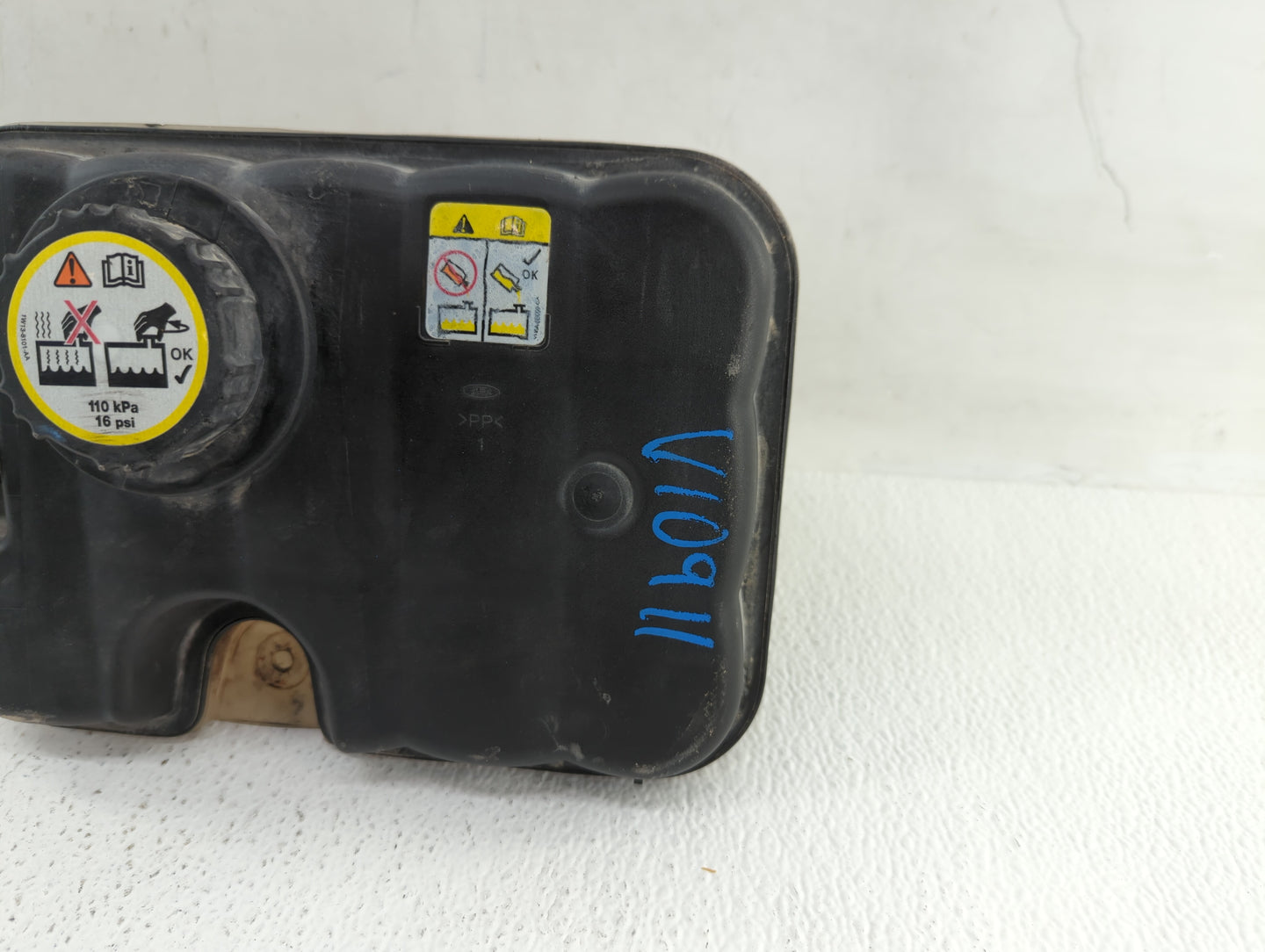 2003-2004 Ford Crown Victoria Mass Air Flow Meter Maf - Oemusedautoparts1.com