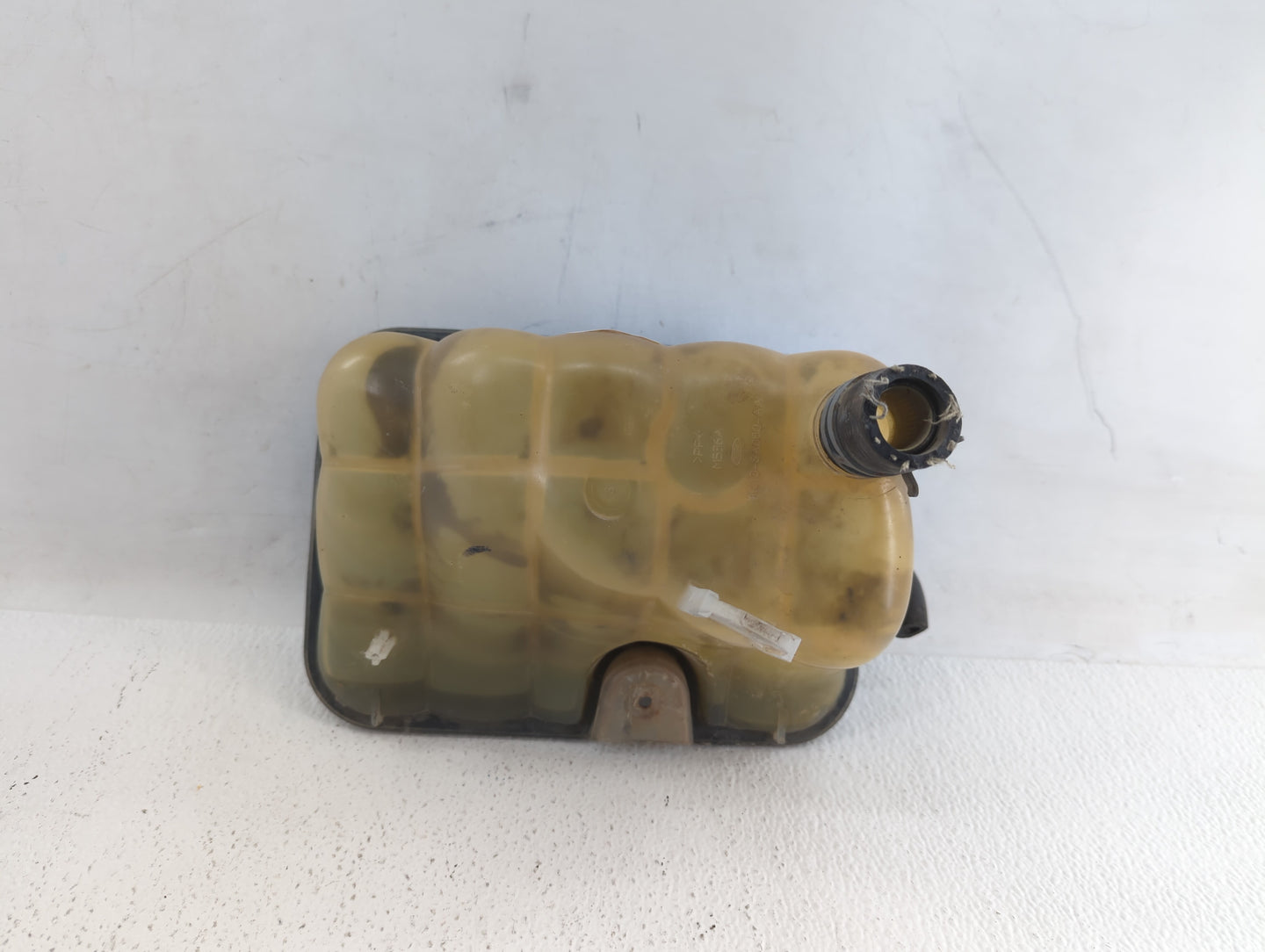 2003-2004 Ford Crown Victoria Mass Air Flow Meter Maf - Oemusedautoparts1.com