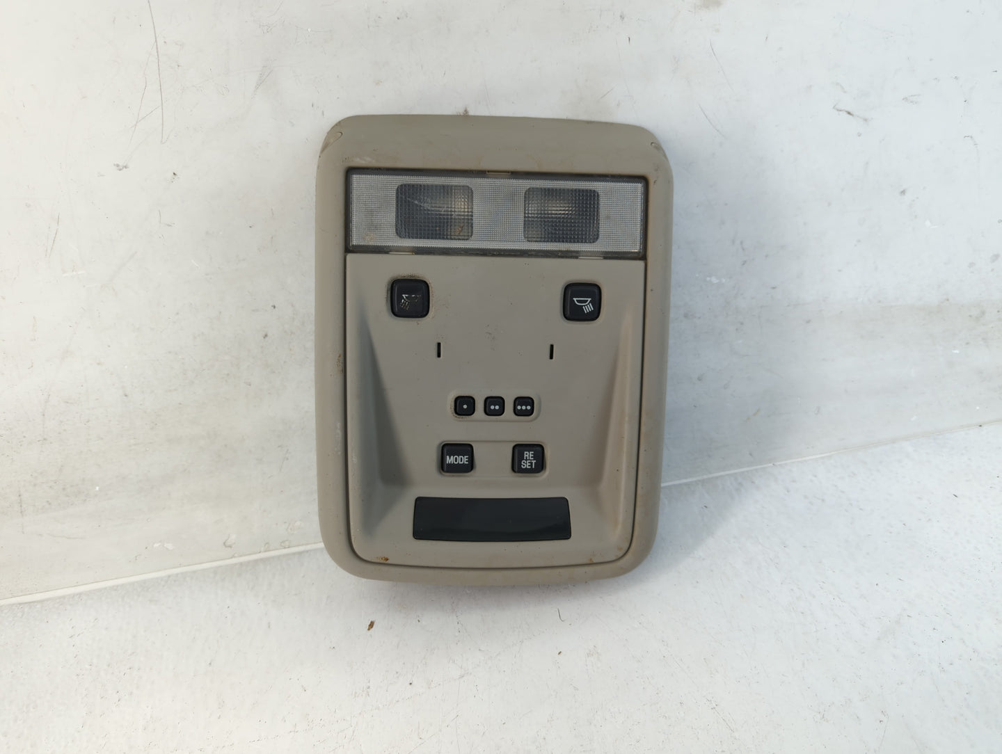 2004-2005 Ford Crown Victoria Overhead Roof Console - Oemusedautoparts1.com