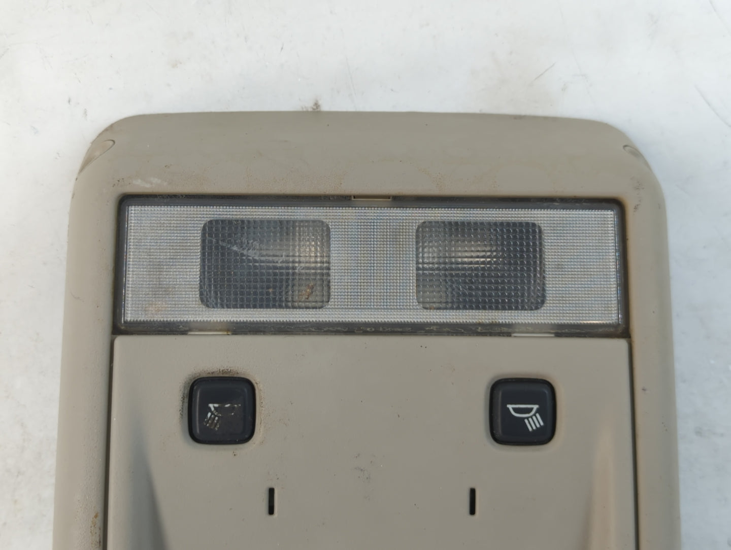 2004-2005 Ford Crown Victoria Overhead Roof Console - Oemusedautoparts1.com