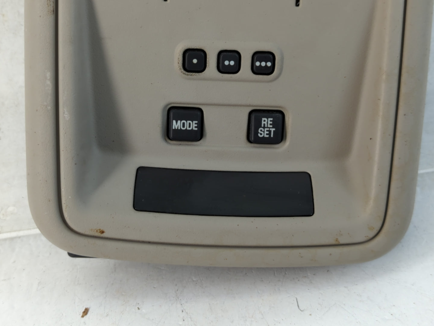 2004-2005 Ford Crown Victoria Overhead Roof Console - Oemusedautoparts1.com