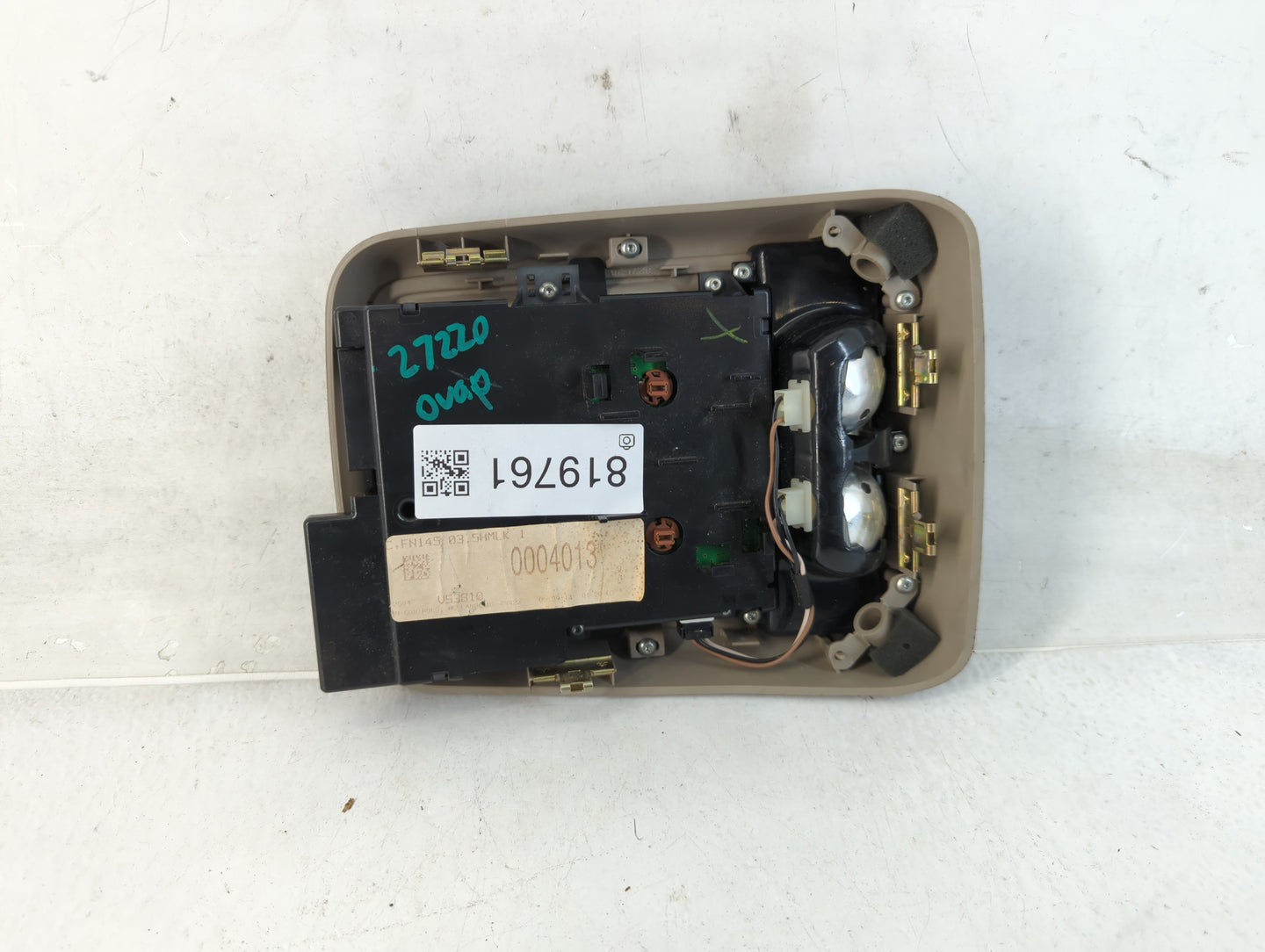 2004-2005 Ford Crown Victoria Overhead Roof Console - Oemusedautoparts1.com