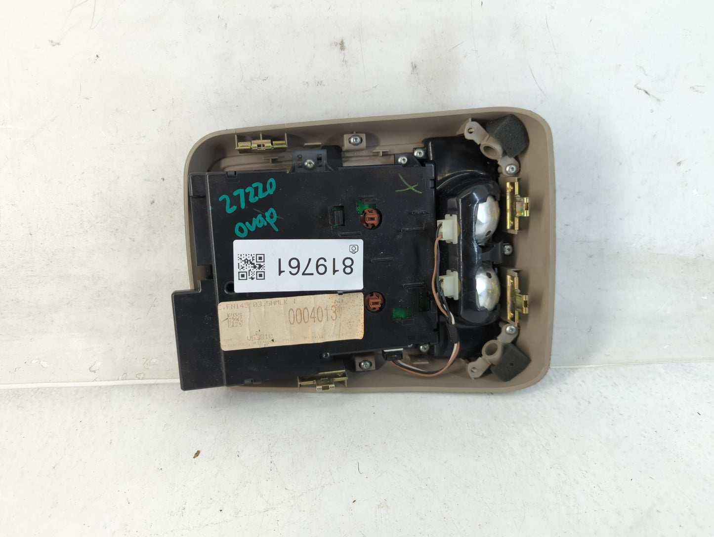 2004-2005 Ford Crown Victoria Overhead Roof Console - Oemusedautoparts1.com