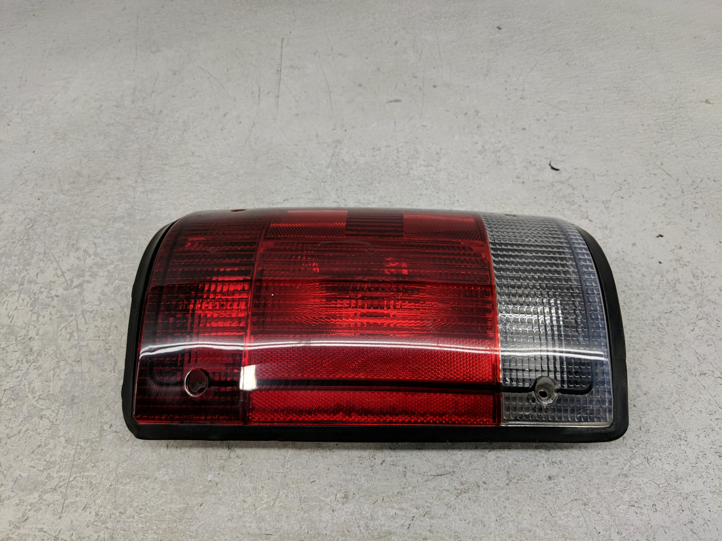 1995-2004 Ford E-150 Tail Light Assembly Passenger Right OEM P/N:44ZH815A Fits OEM Used Auto Parts - Oemusedautoparts1.com