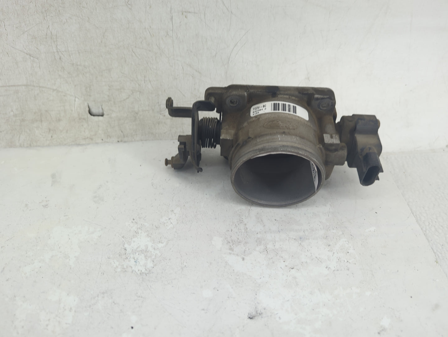 1998-2004 Ford E-250 Throttle Body P/N:YC2U-BC Fits Fits 1998 1999 2000 2001 2002 2003 2004 2005 OEM Used Auto Parts - Oemus