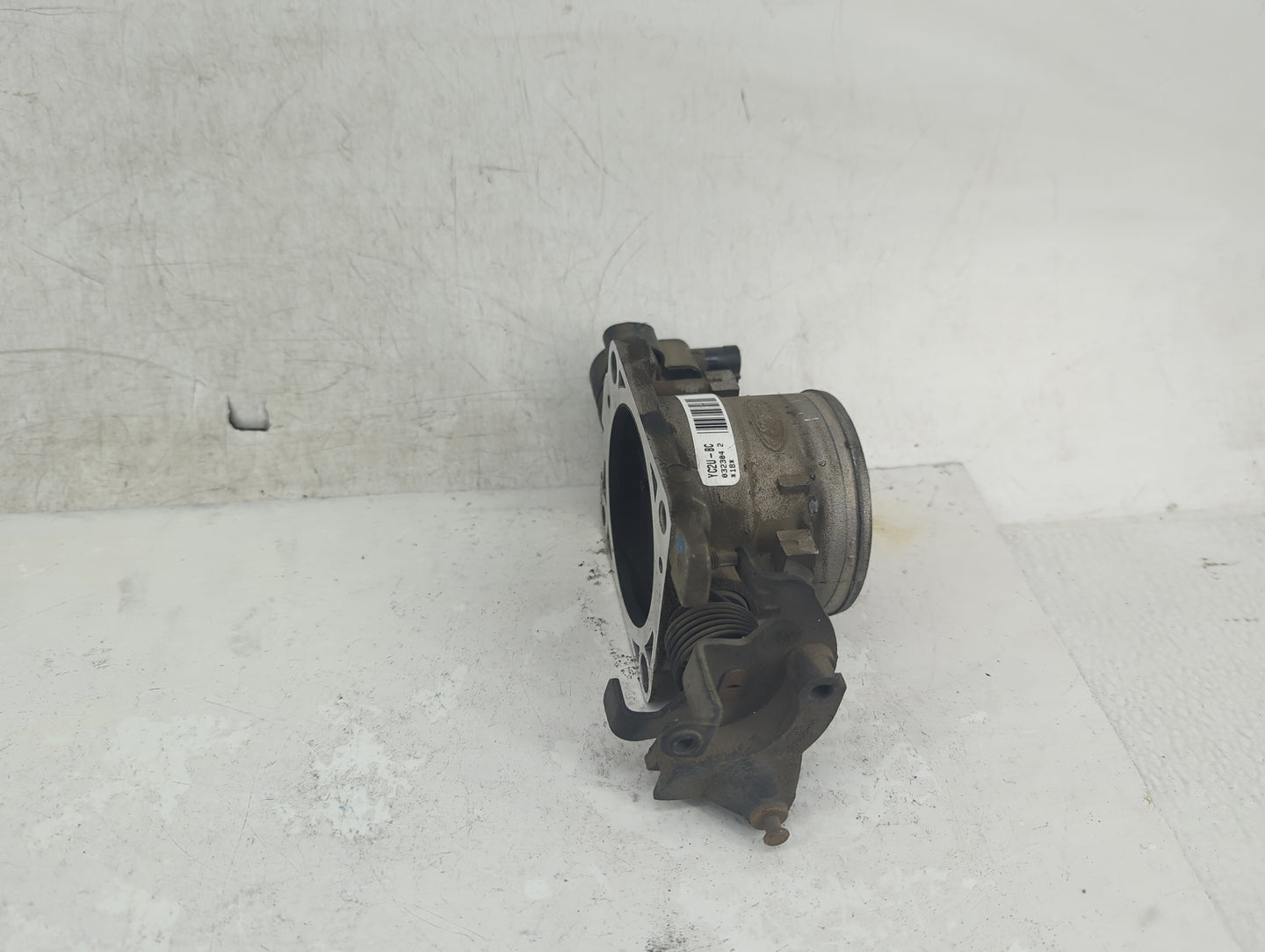 1998-2004 Ford E-250 Throttle Body P/N:YC2U-BC Fits Fits 1998 1999 2000 2001 2002 2003 2004 2005 OEM Used Auto Parts - Oemus