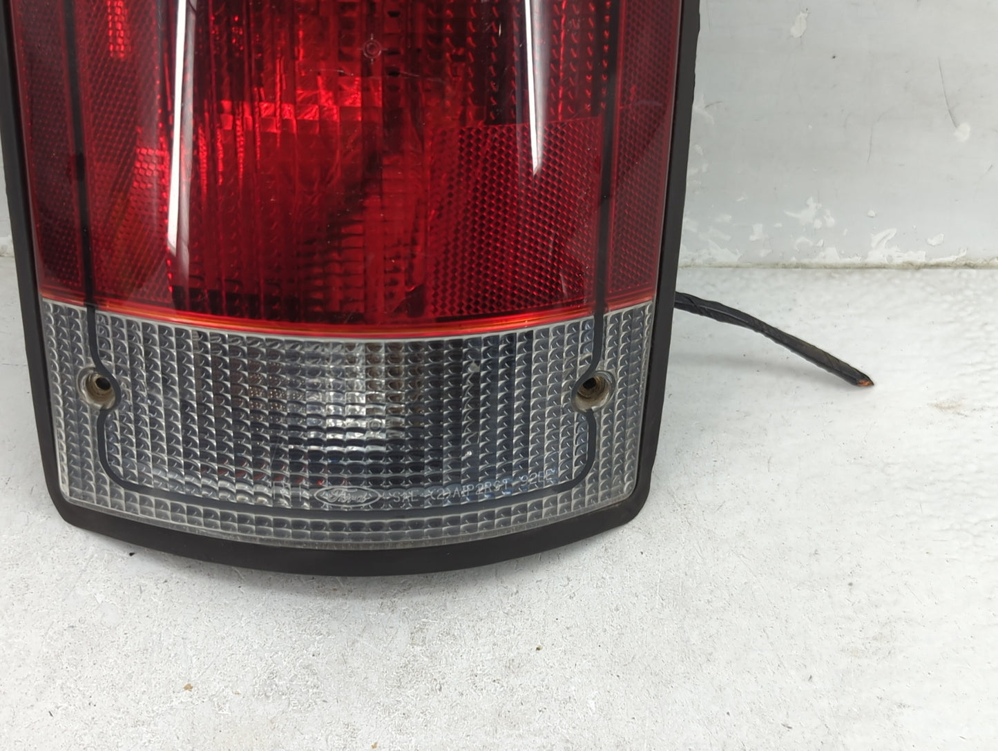 2004 Ford Econoline Tail Light Assembly Passenger Right OEM P/N:F7UB-13440 44ZH815A Fits OEM Used Auto Parts - Oemusedautopa