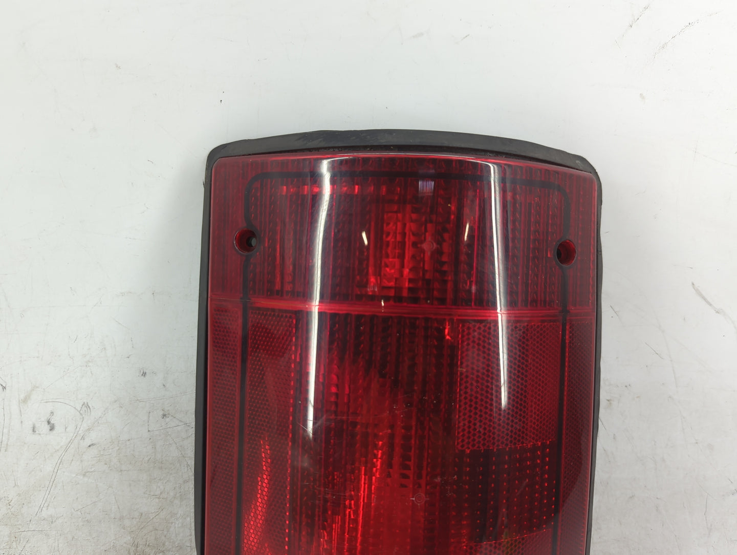 2004 Ford Econoline Tail Light Assembly Passenger Right OEM P/N:F2UB-13440-AA ZH815A Fits OEM Used Auto Parts - Oemusedautop